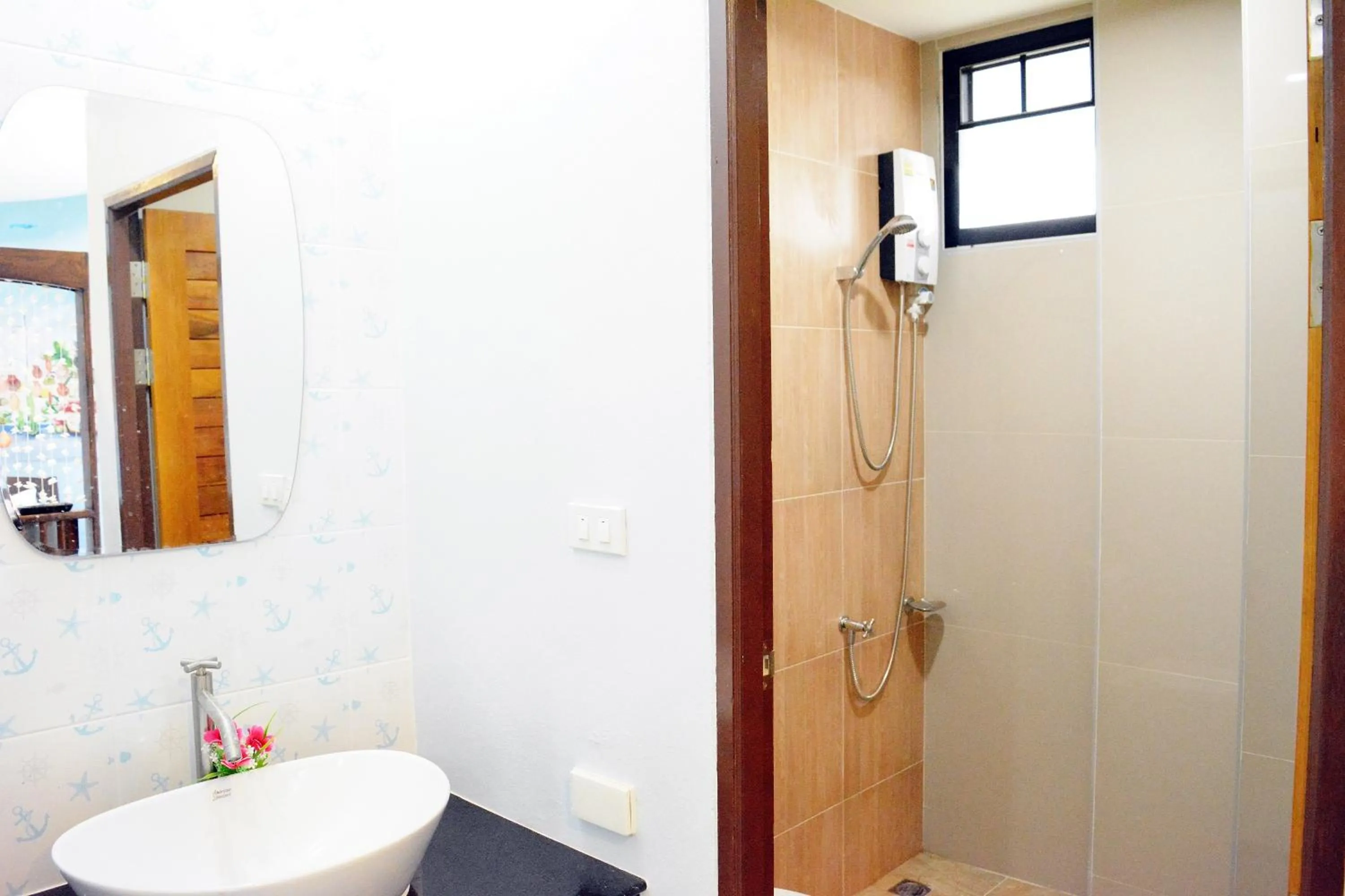 Shower in Krabi Lighthouse @ Aonang