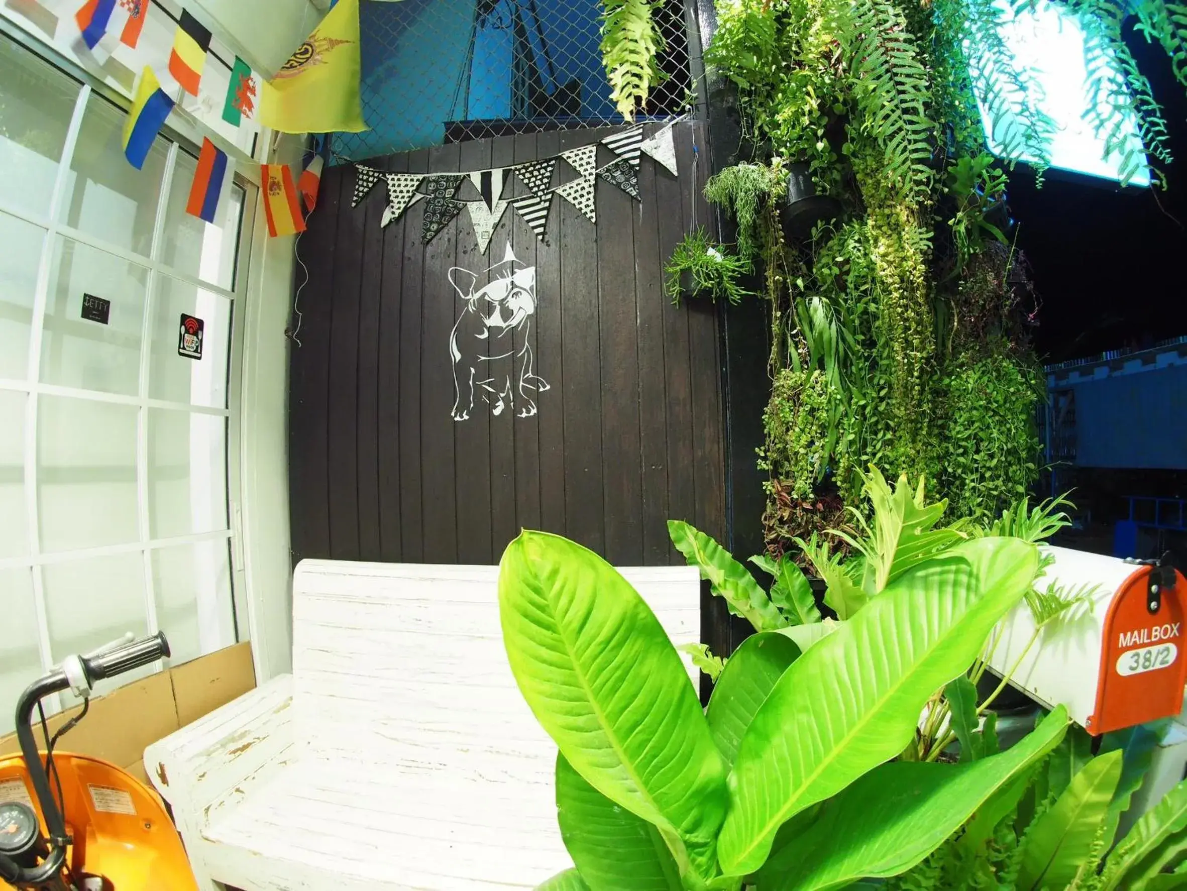Facade/entrance in Jetty Huahin Hostel Facade/entrance in Jetty Huahin Hostel
