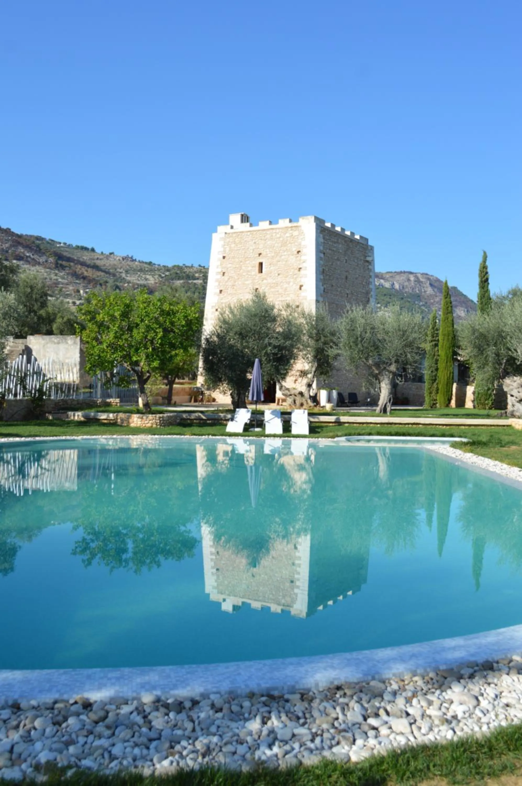 Swimming pool in Hotel Torre Santamaria Resort