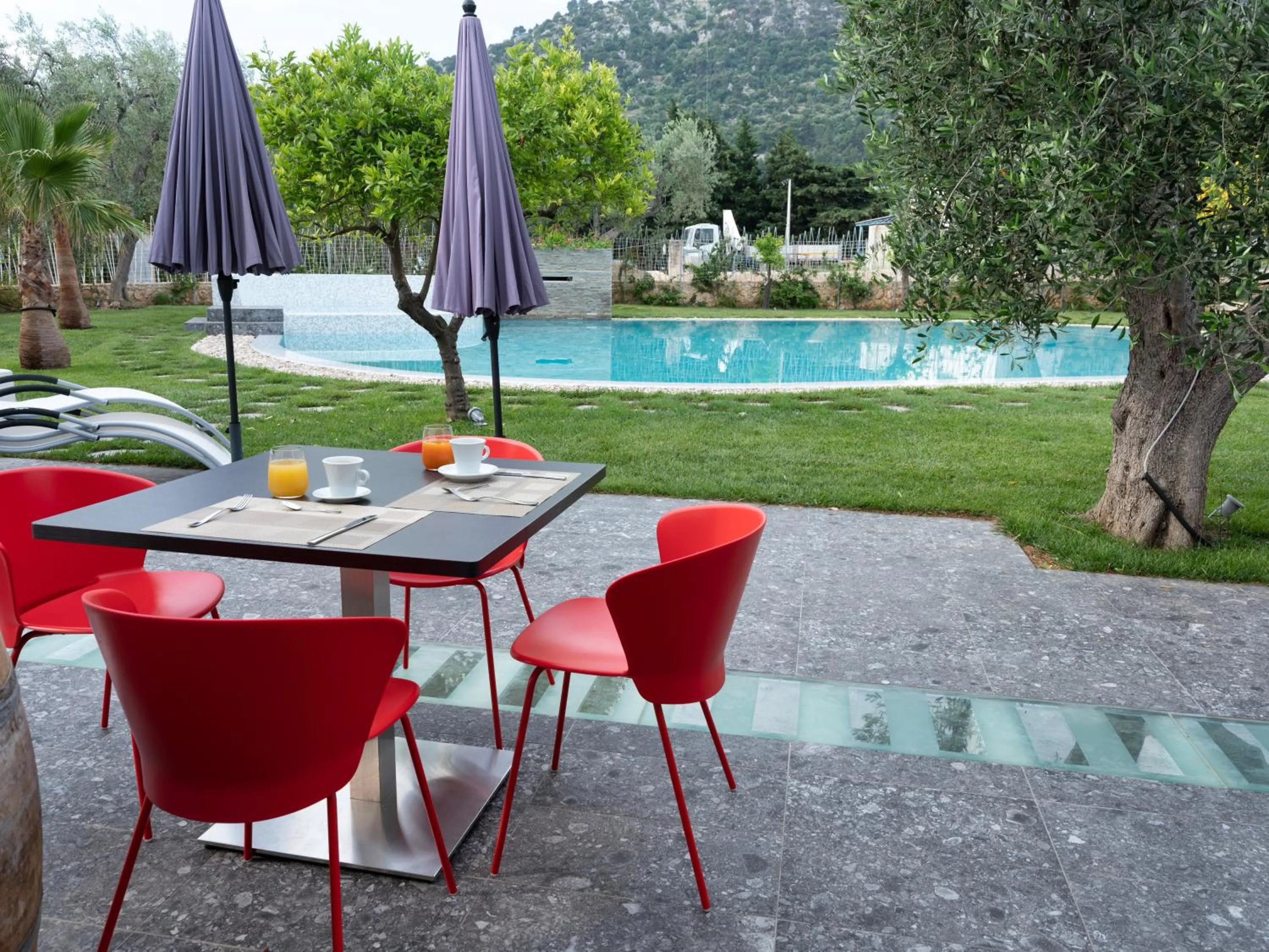 Swimming pool in Hotel Torre Santamaria Resort