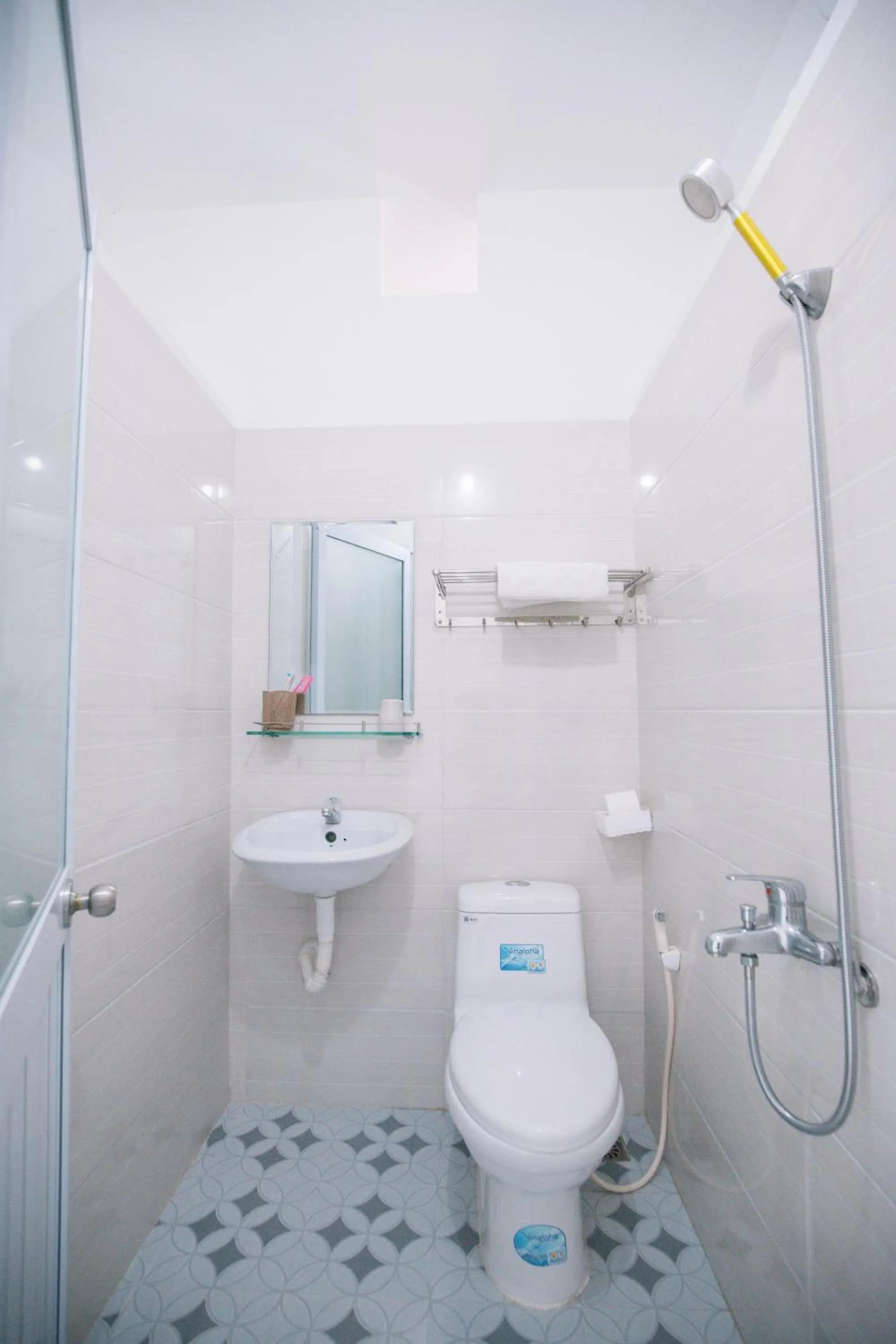 Bathroom in Lum Dong Tien Hotel