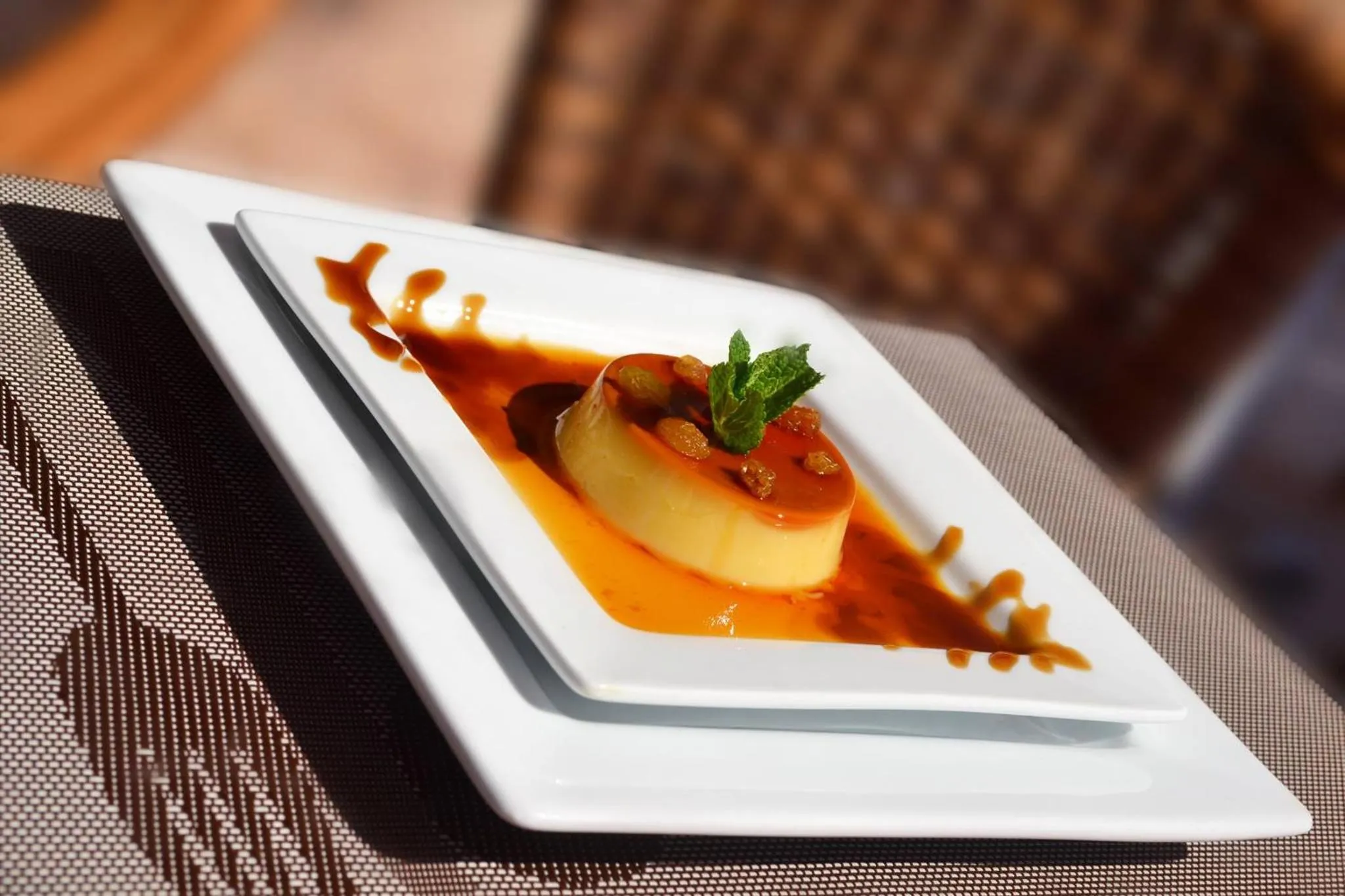 Restaurant/places to eat in Appart Hotel Les Ambassadeurs