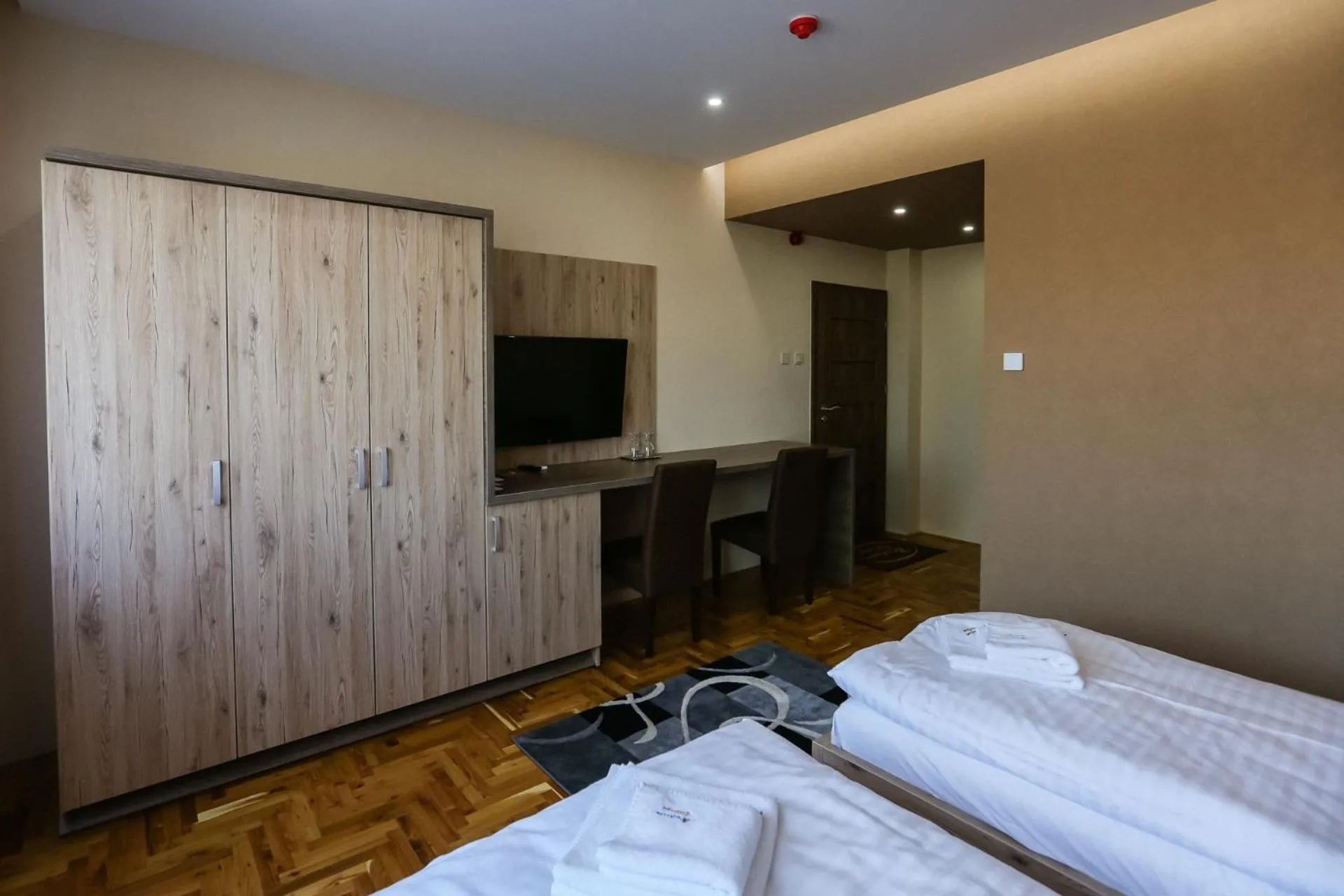 Bed in Madison Village