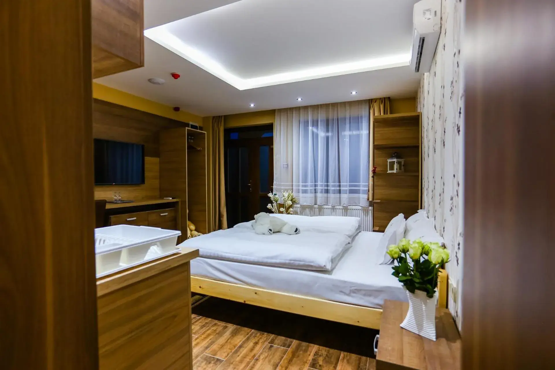 Superior Apartment with Double Bed or Twin Beds - single occupancy in Madison Village Superior Apartment with Double Bed or Twin Beds - single occupancy in Madison Village