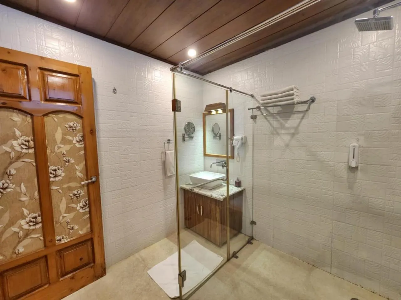 KAMNA HILL RESORT a Boutique cottages