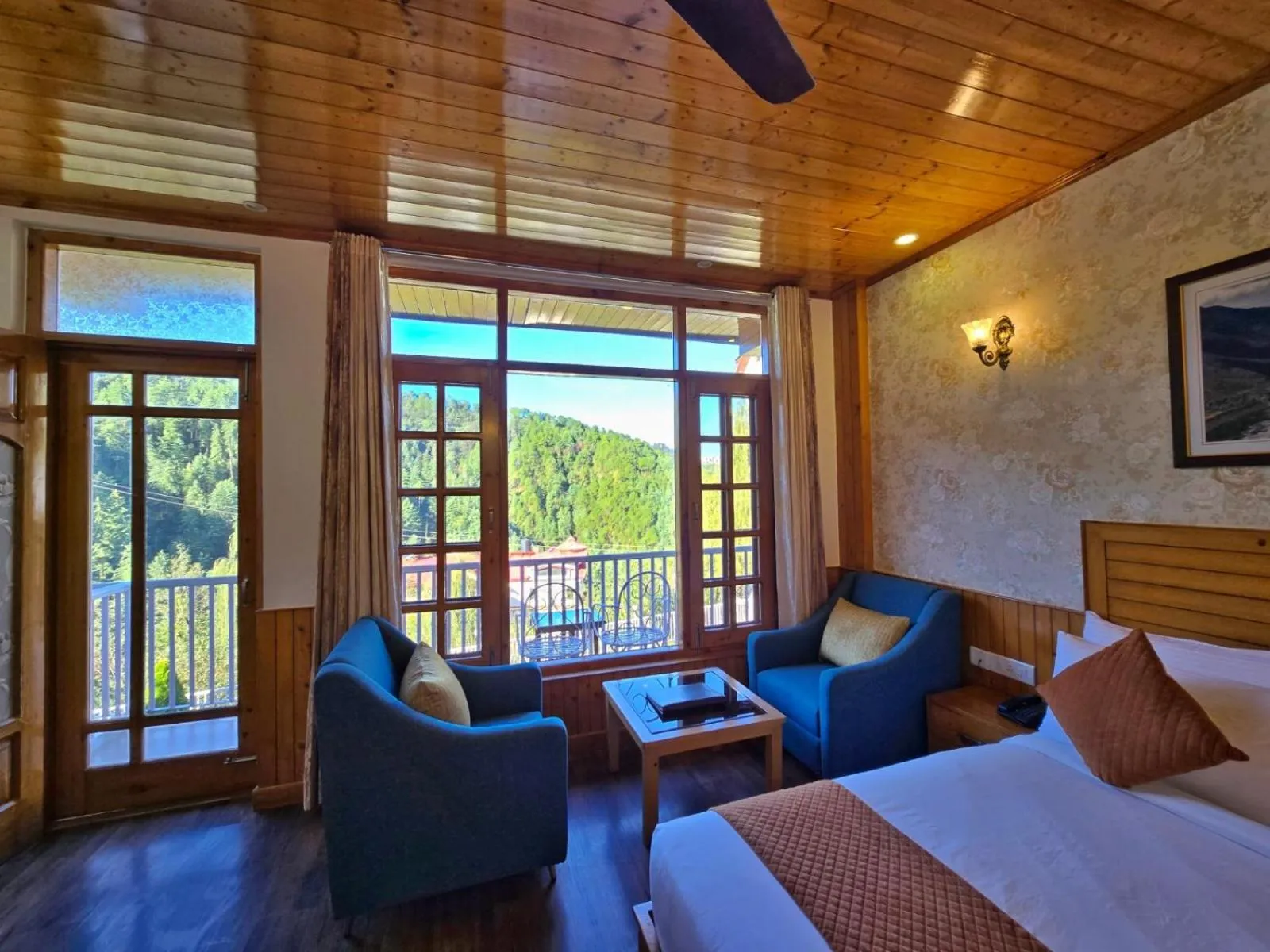 Bed in KAMNA HILL RESORT a Boutique cottages