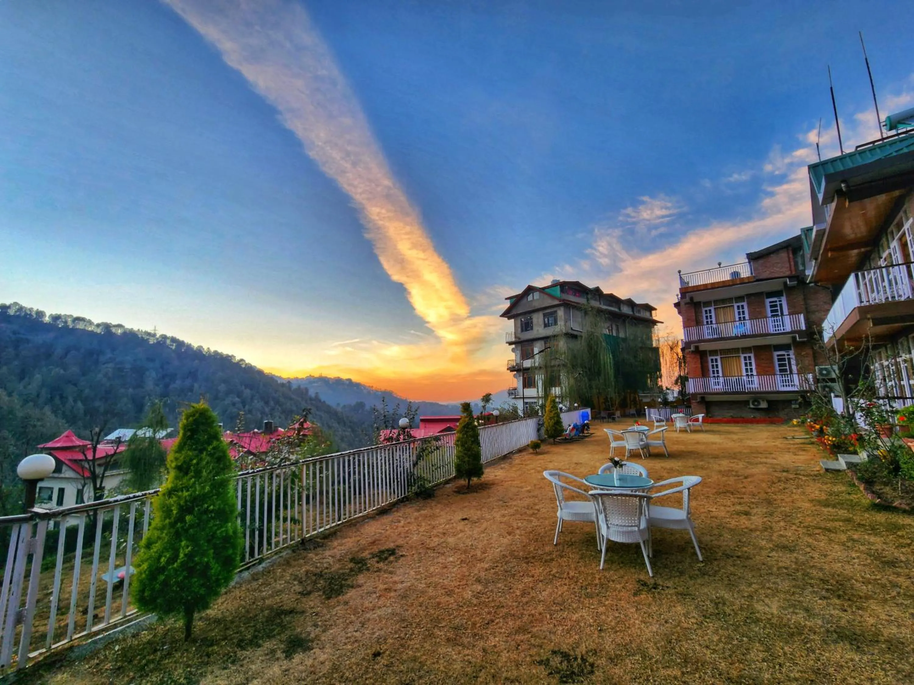 KAMNA HILL RESORT a Boutique cottages