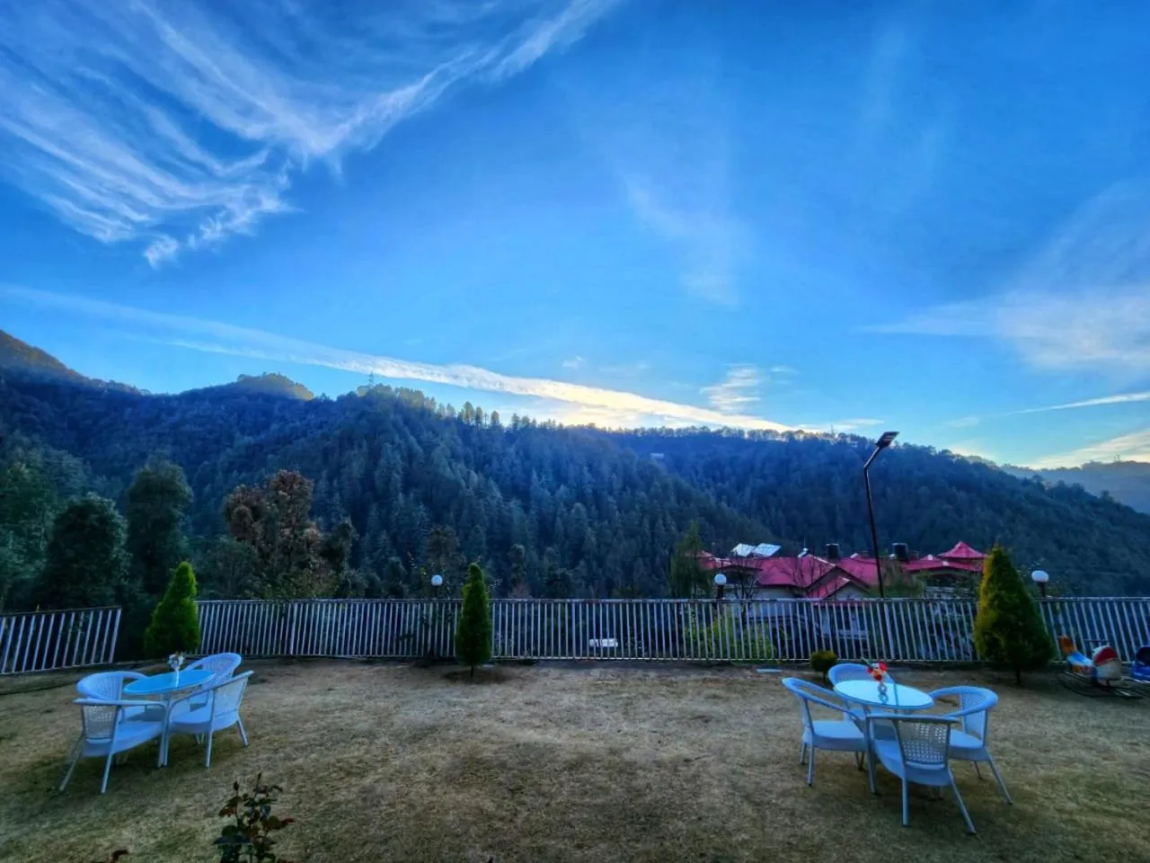 KAMNA HILL RESORT a Boutique cottages