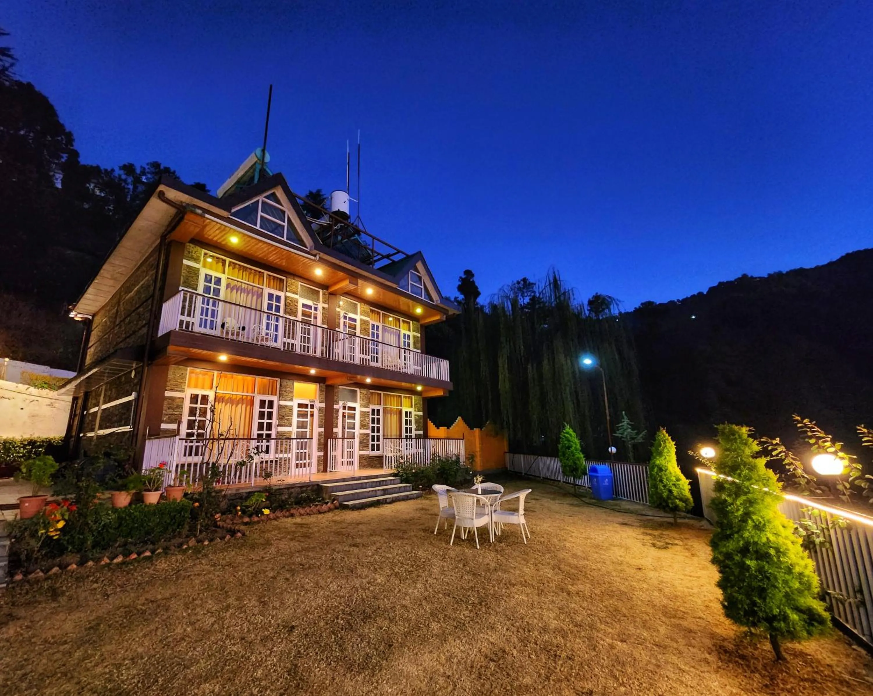 KAMNA HILL RESORT a Boutique cottages