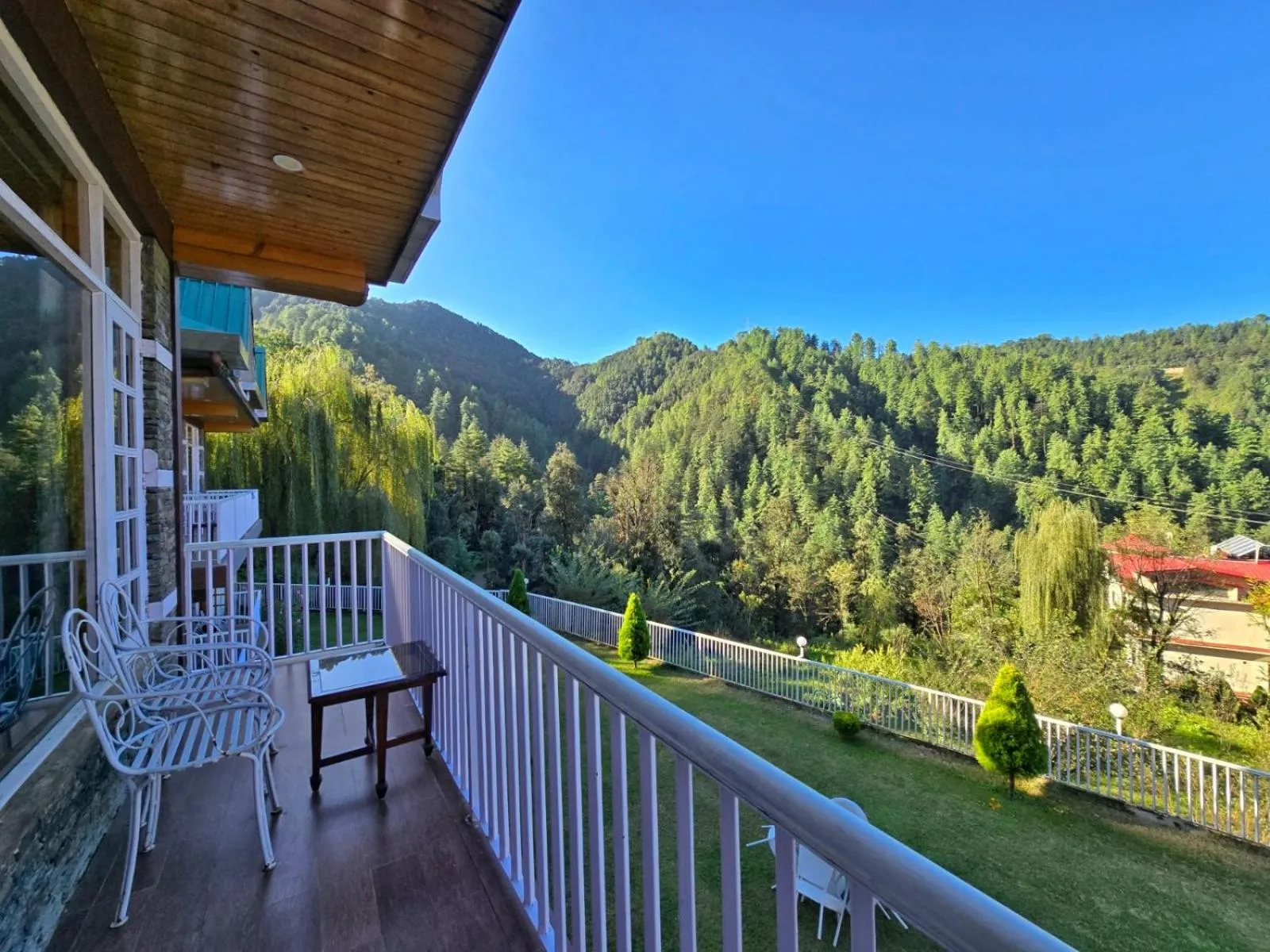 KAMNA HILL RESORT a Boutique cottages