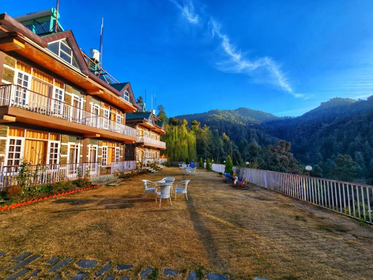 KAMNA HILL RESORT a Boutique cottages