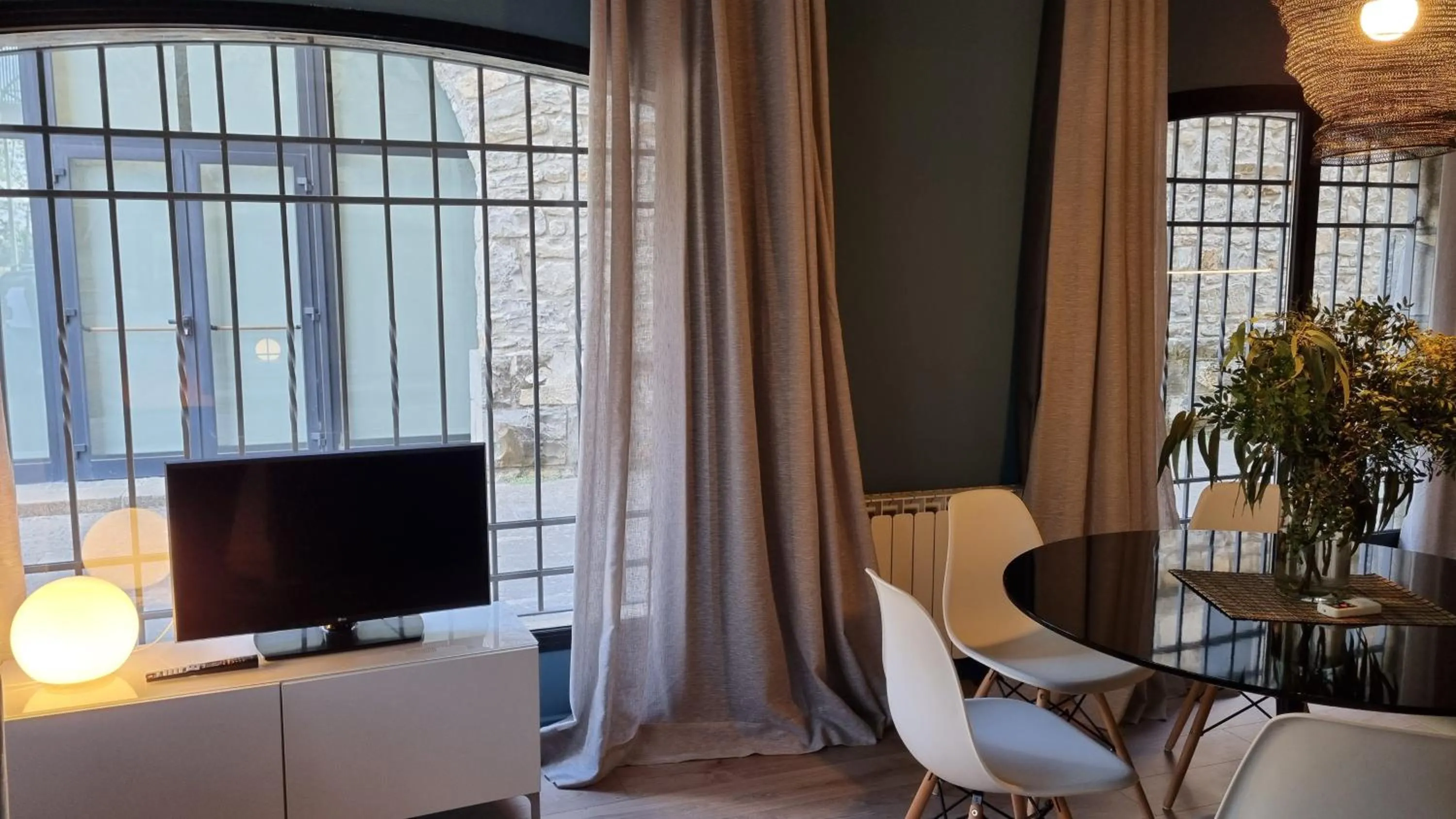 TV and multimedia in Apartamentos LCR Boutique, LCR Suites y LCR Los Valles