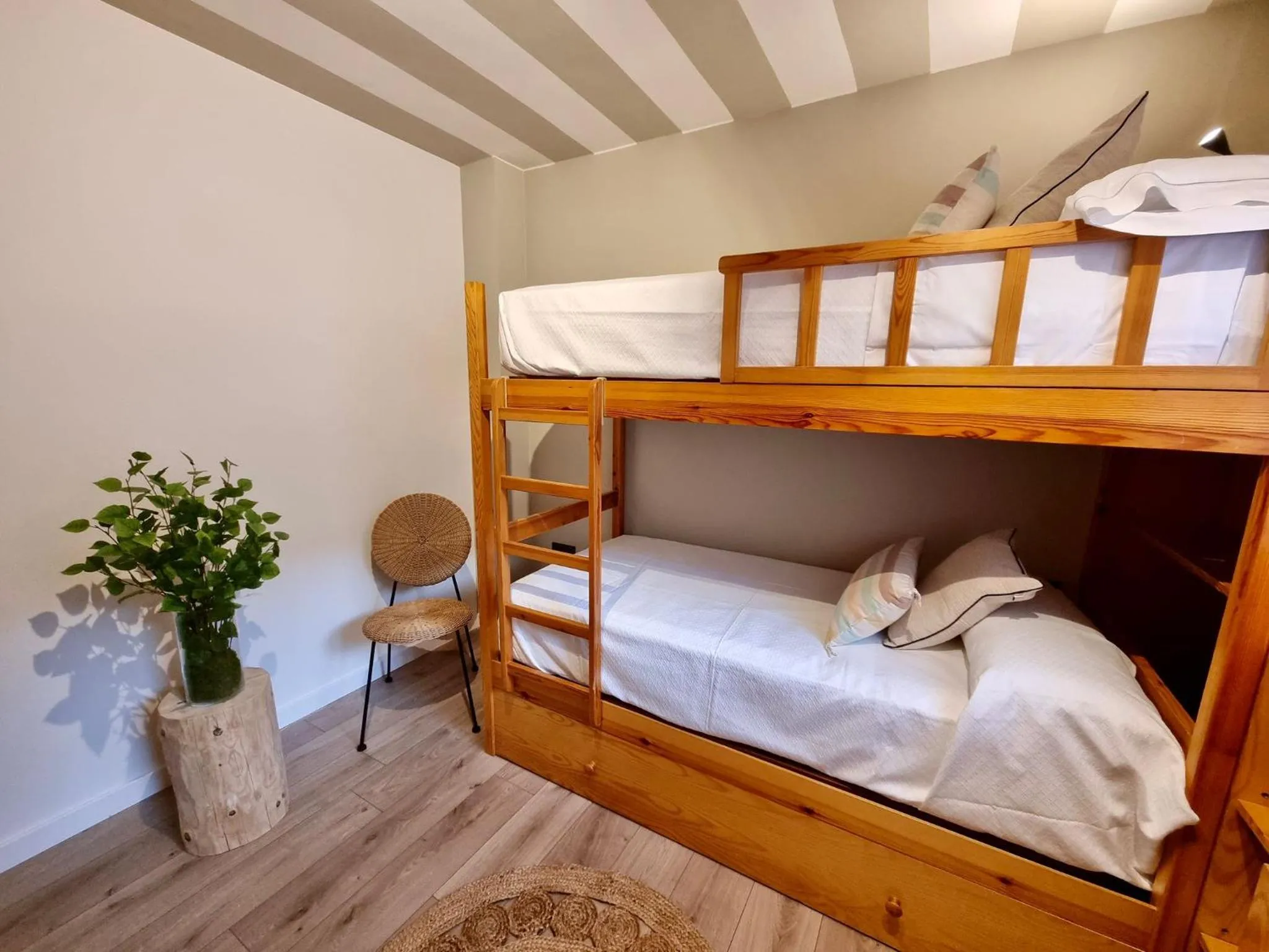 bunk bed, Bed in Apartamentos LCR Boutique, LCR Suites y LCR Los Valles