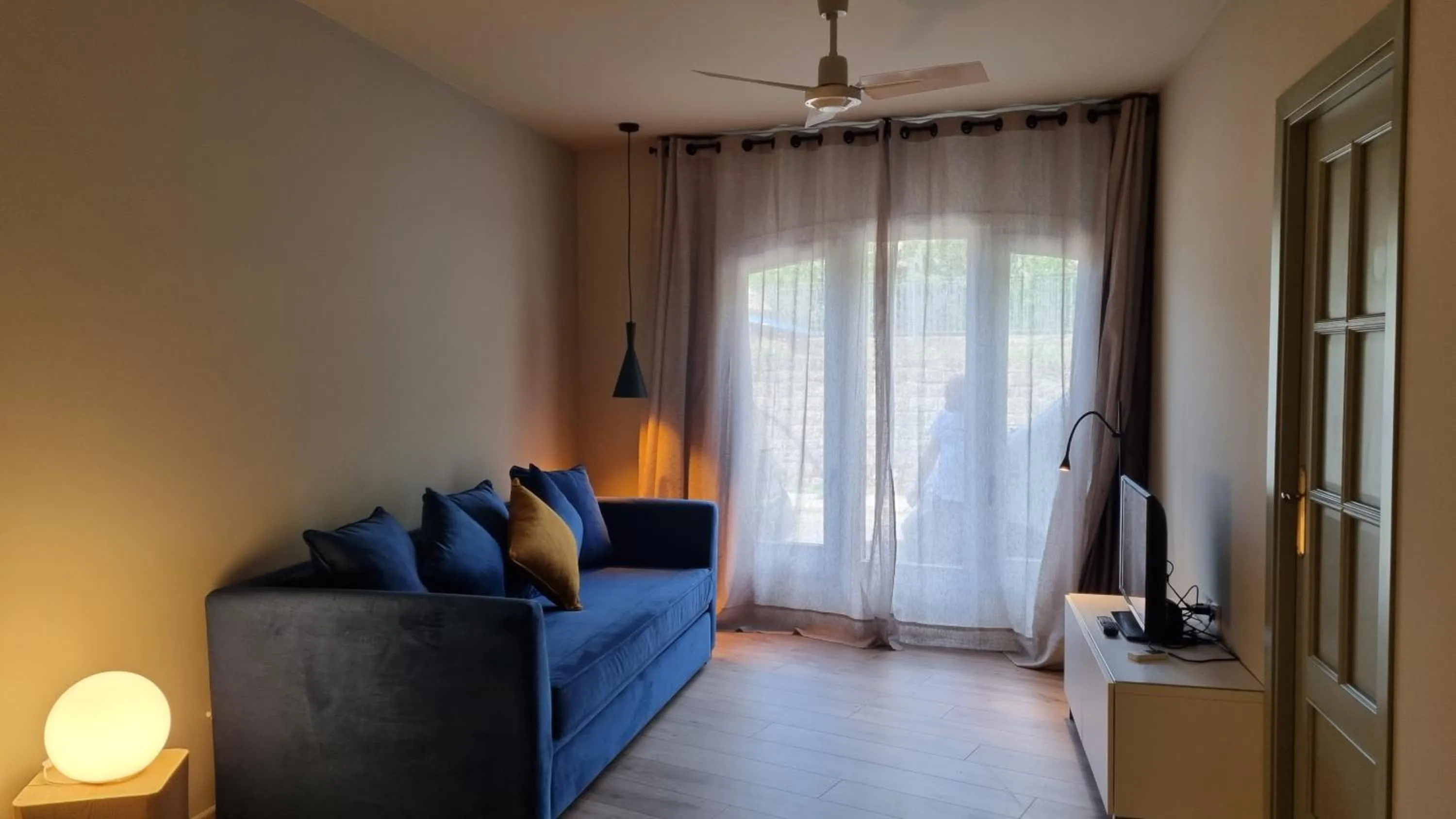 TV and multimedia in Apartamentos LCR Boutique, LCR Suites y LCR Los Valles