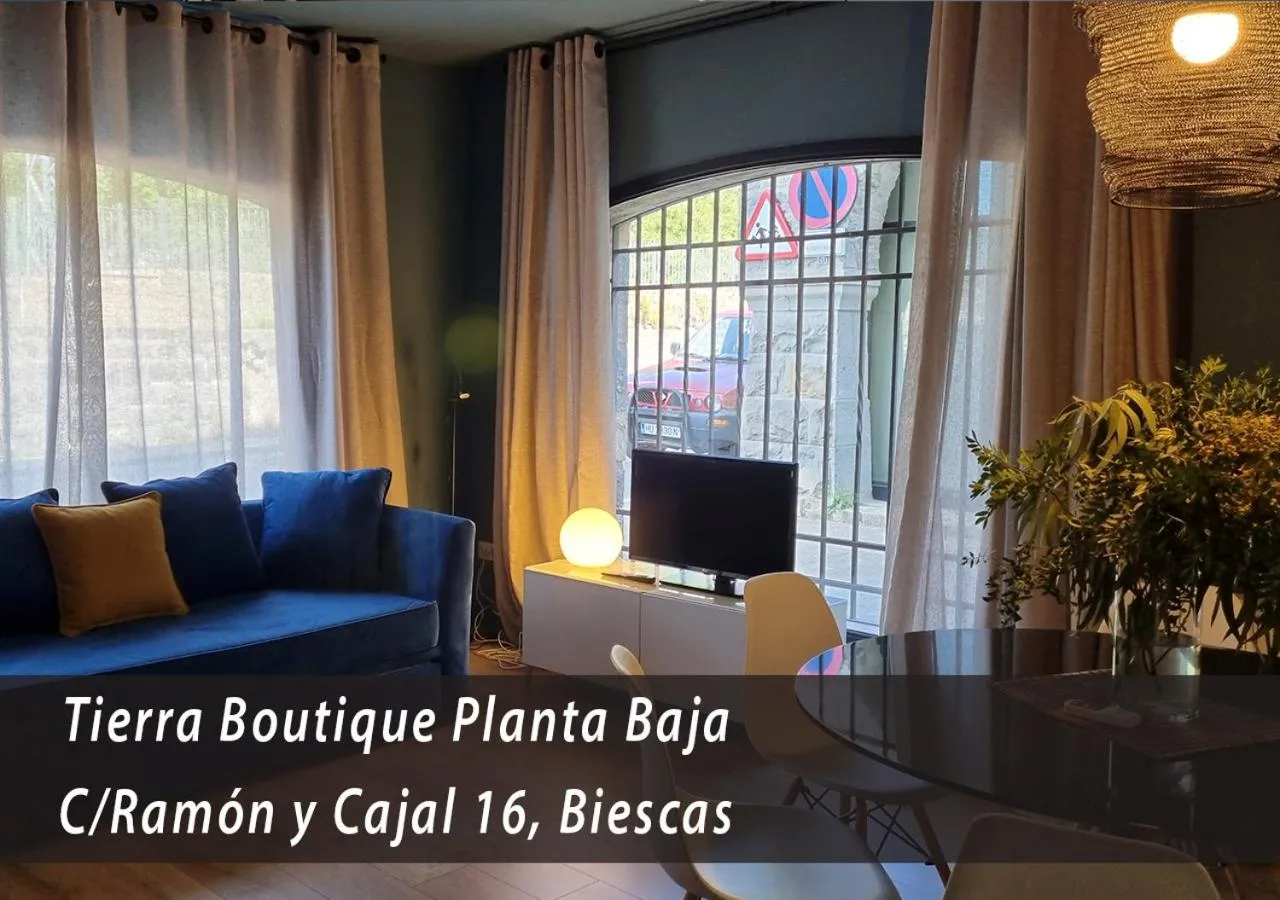 TV and multimedia in Apartamentos LCR Boutique, LCR Suites y LCR Los Valles