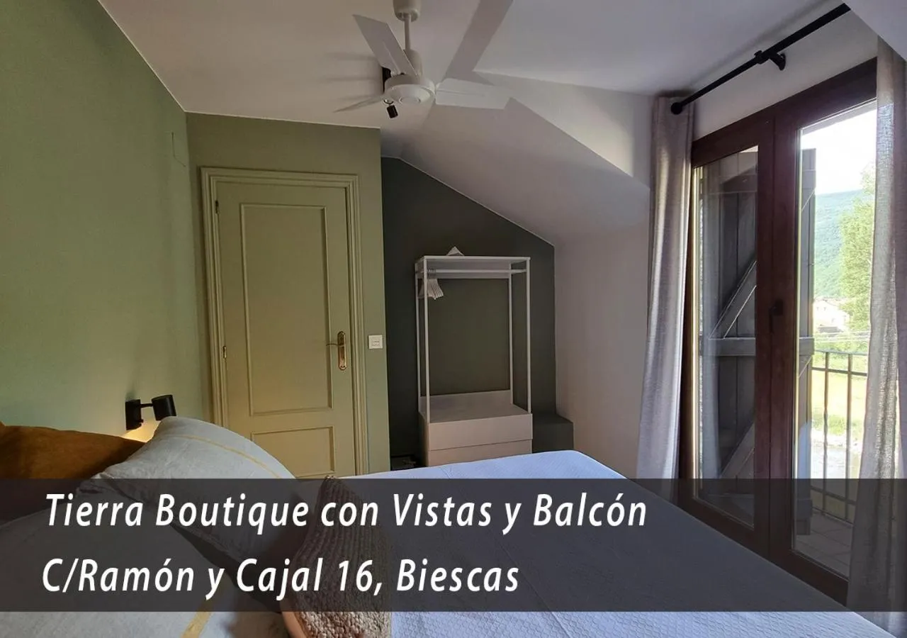 Balcony/Terrace, Bed in Apartamentos LCR Boutique, LCR Suites y LCR Los Valles