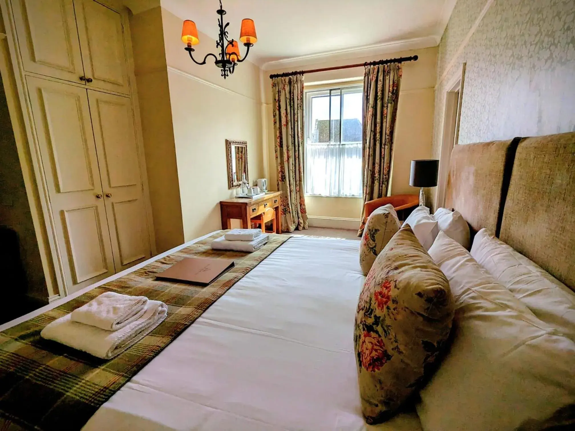 Deluxe Double Room - No Dogs in George Hotel & Granary Deluxe Double Room - No Dogs in George Hotel & Granary