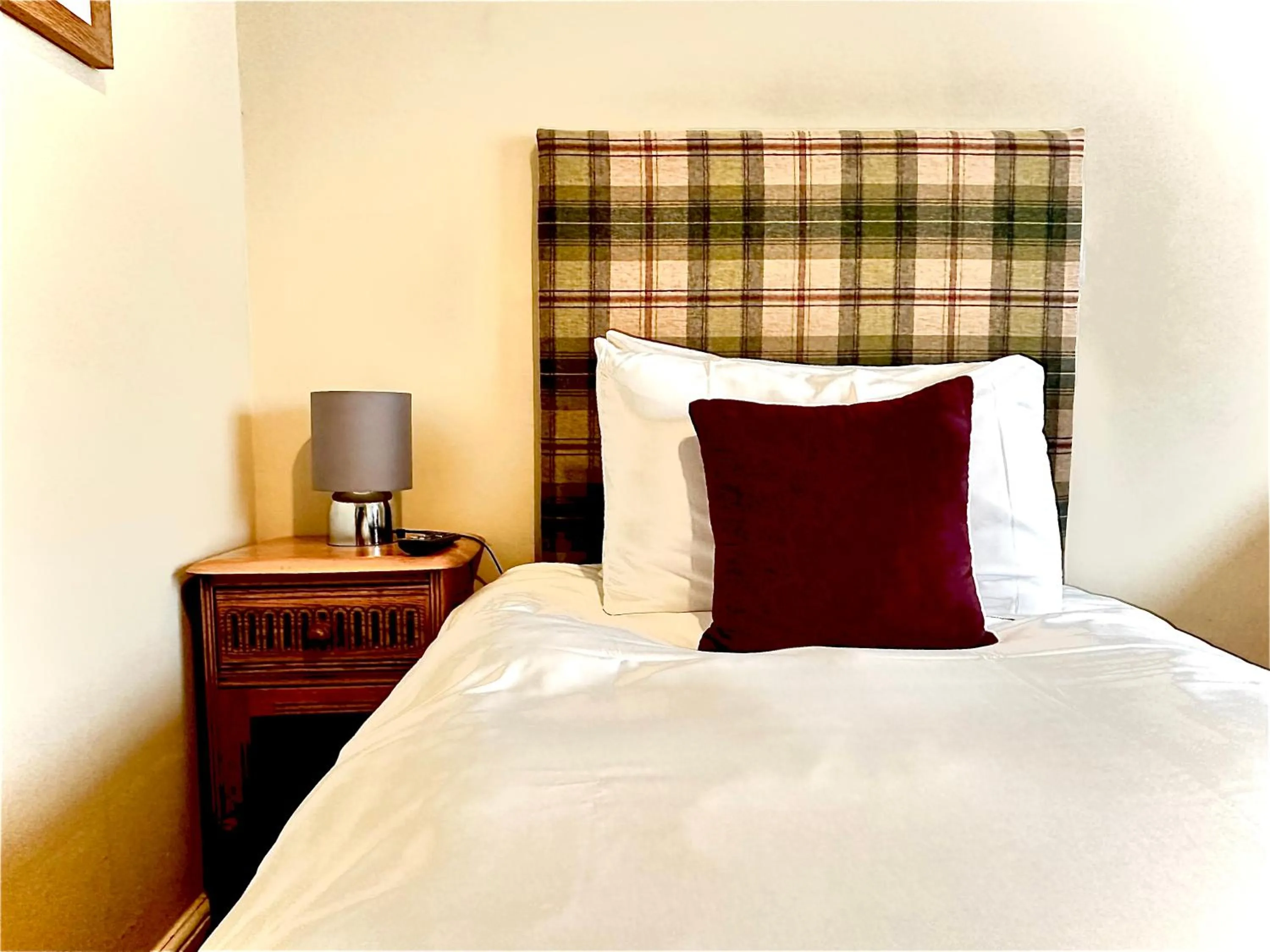 locker, Bed in George Hotel & Granary