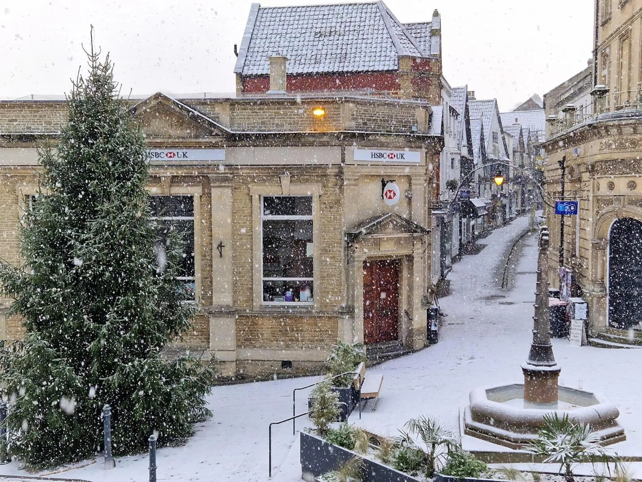 Winter in George Hotel & Granary