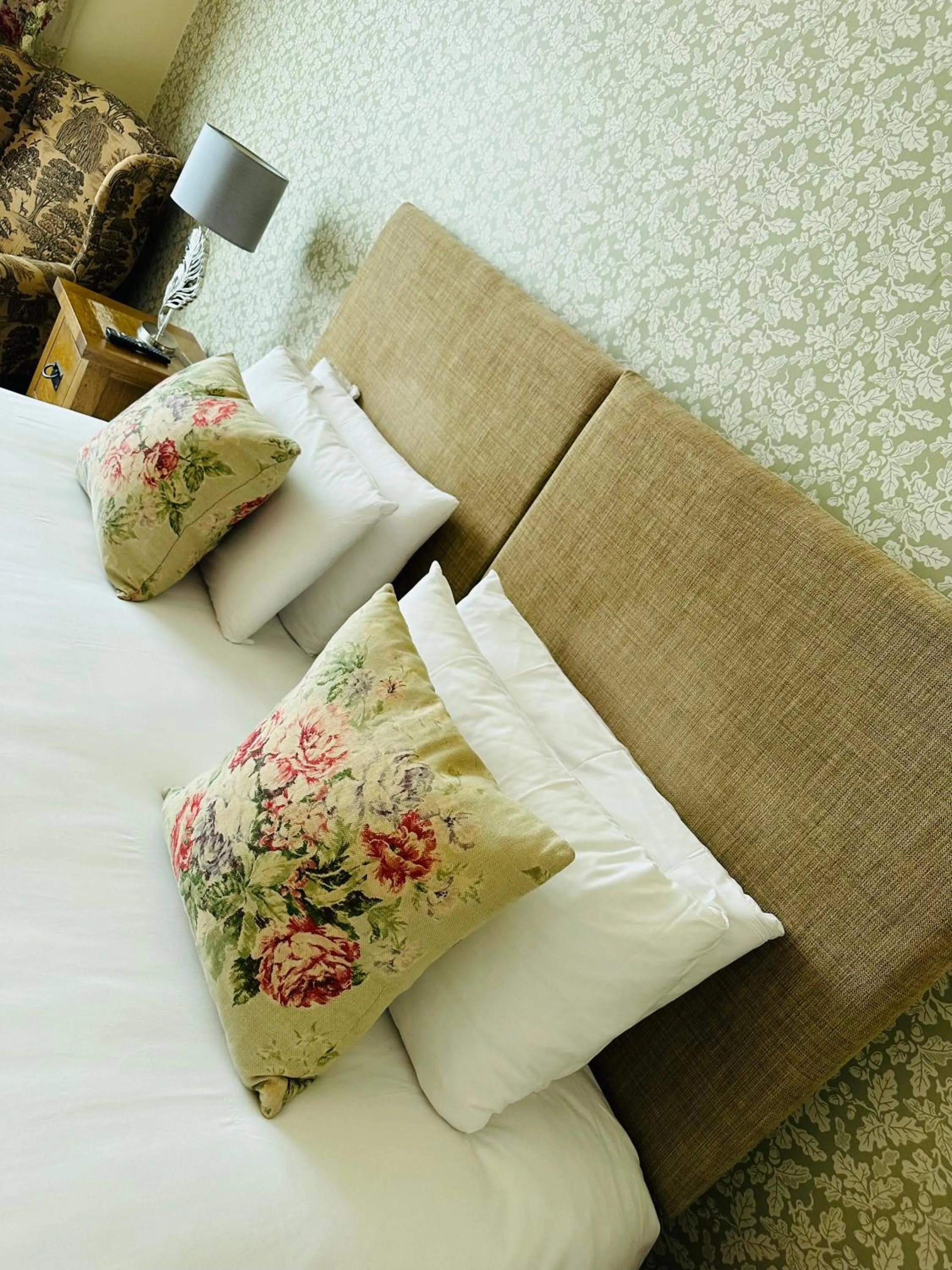 Street view, Bed in George Hotel & Granary