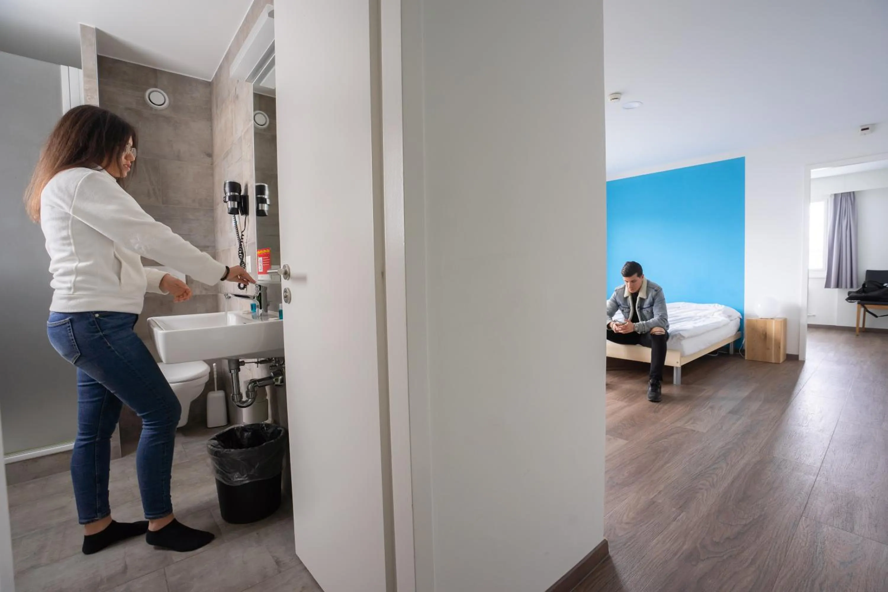 Bathroom, Bed in Nyon Hostel