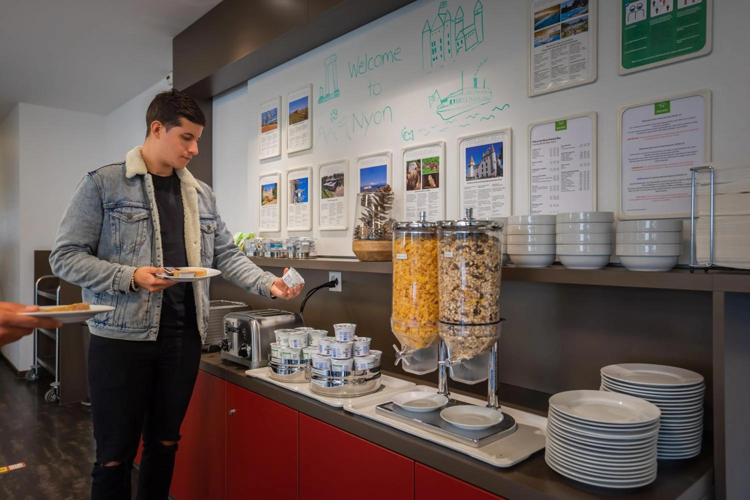 Food and drinks in Nyon Hostel