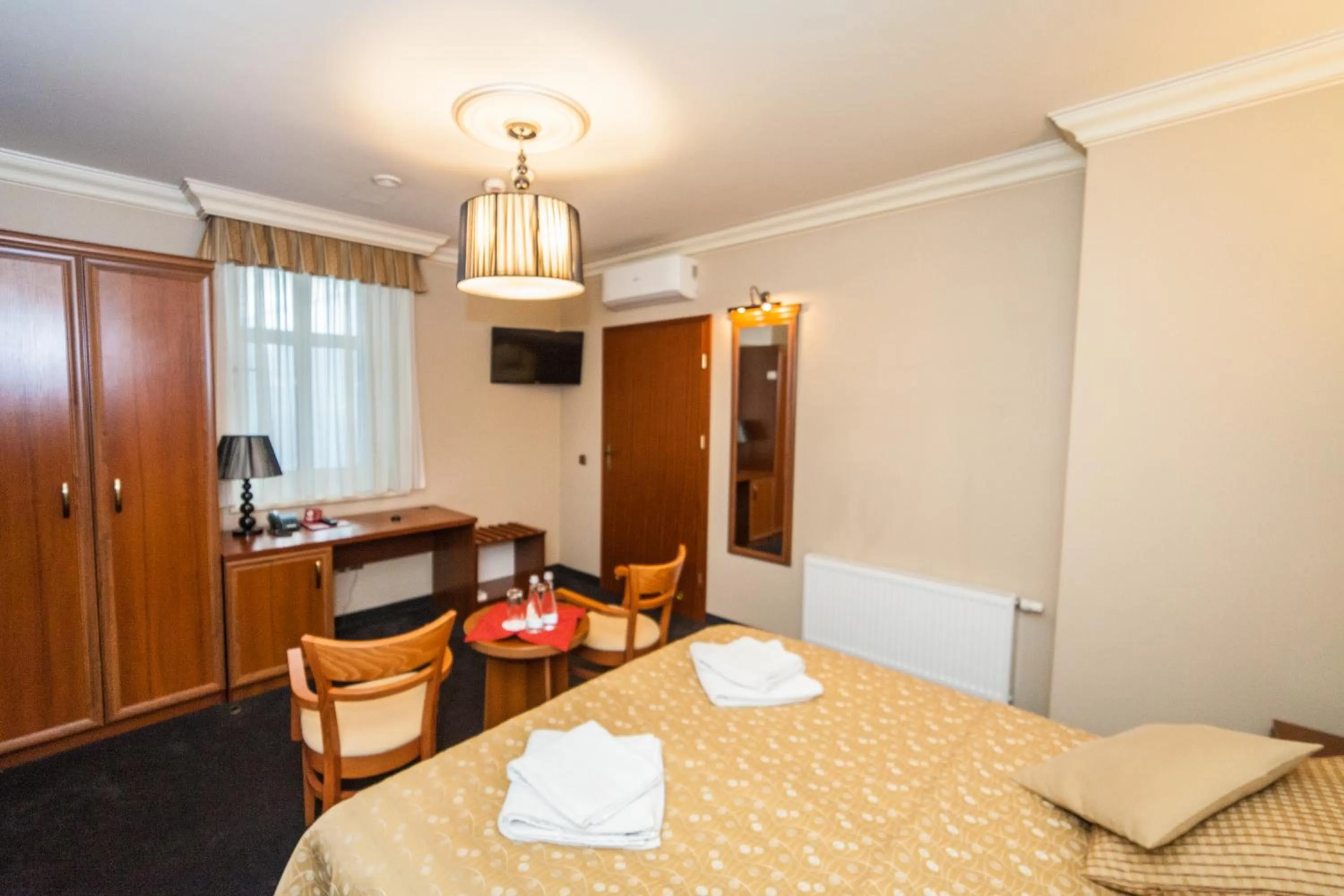 Living room, Bed in Hotel przy Młynie