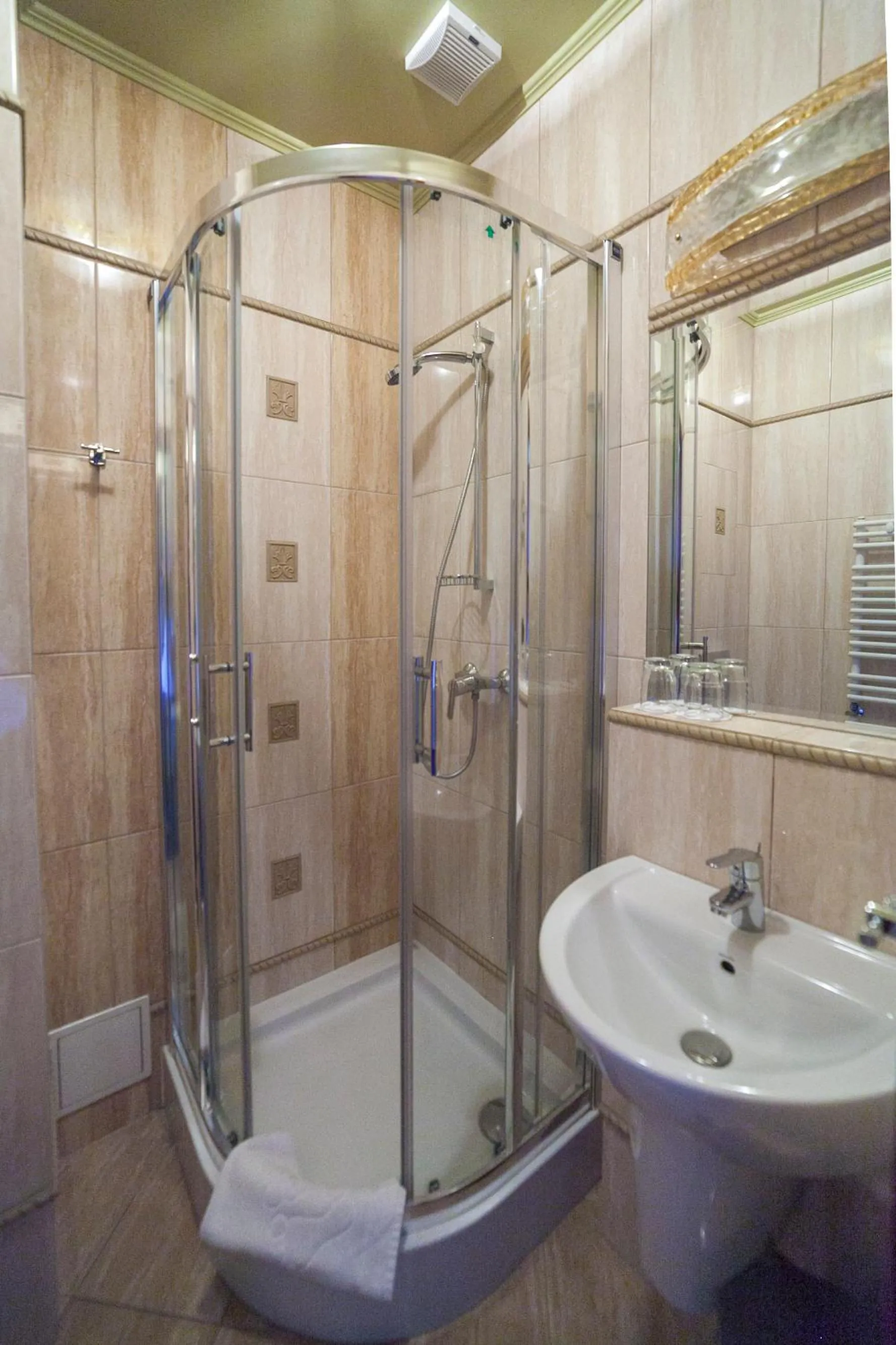Shower in Hotel przy Młynie