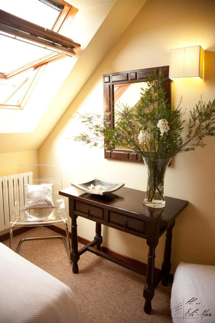 Decorative detail, Bed in Hotel Eli-Mar