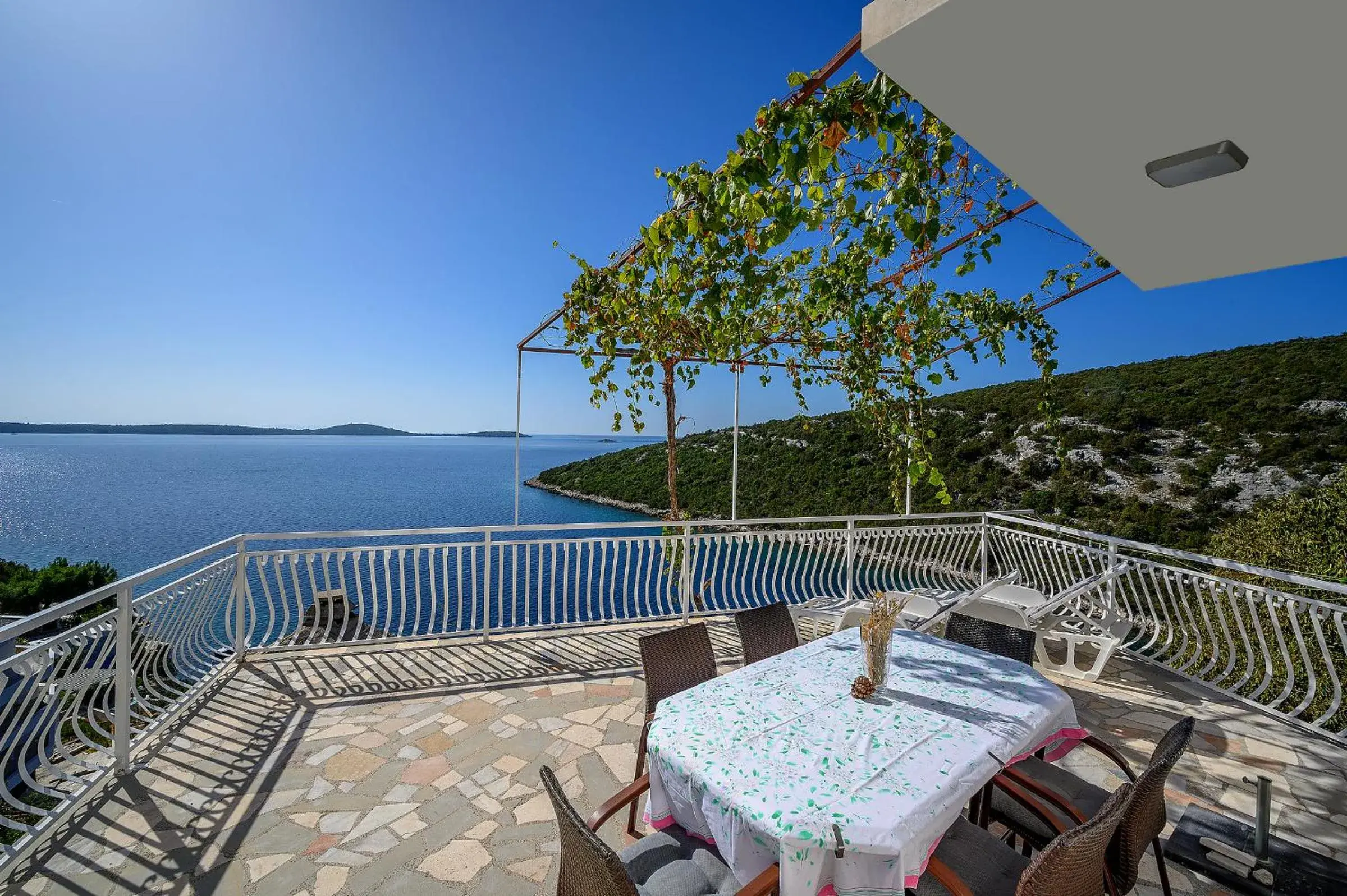 Villa - Beach Front in Villa Sara Villa - Beach Front in Villa Sara