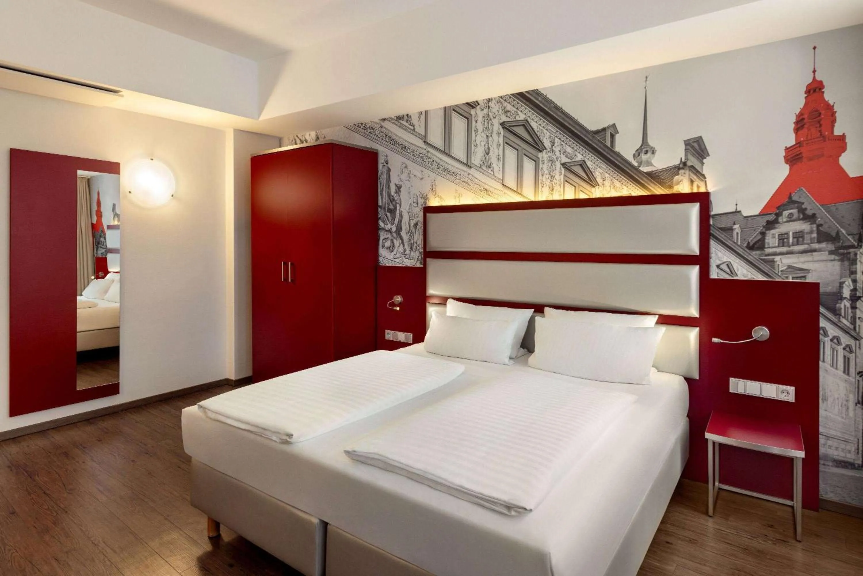 Photo of the whole room, Bed in Amedia Plaza Dresden, Trademark Collection by Wyndham