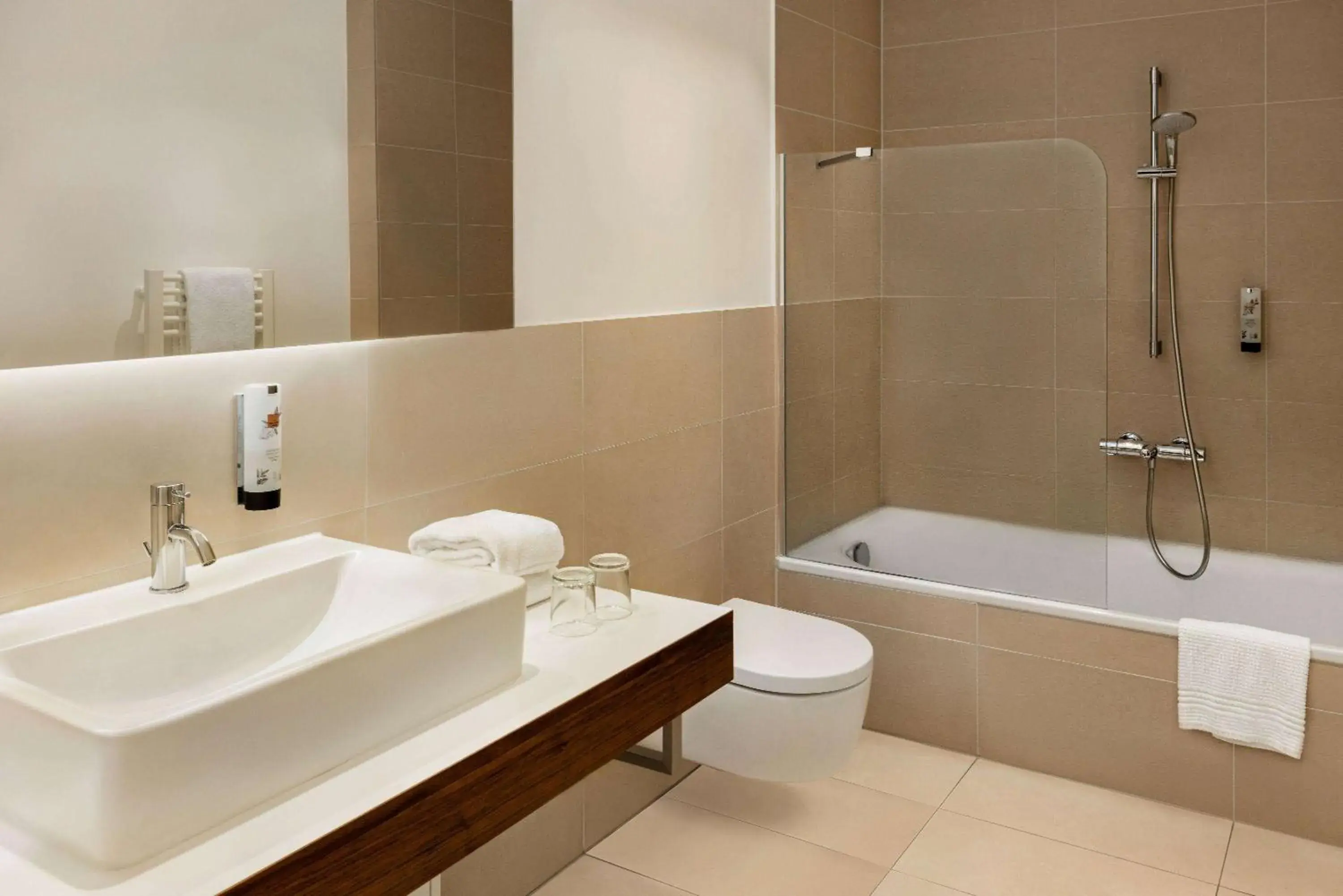 TV and multimedia in Amedia Plaza Dresden, Trademark Collection by Wyndham TV and multimedia in Amedia Plaza Dresden, Trademark Collection by Wyndham