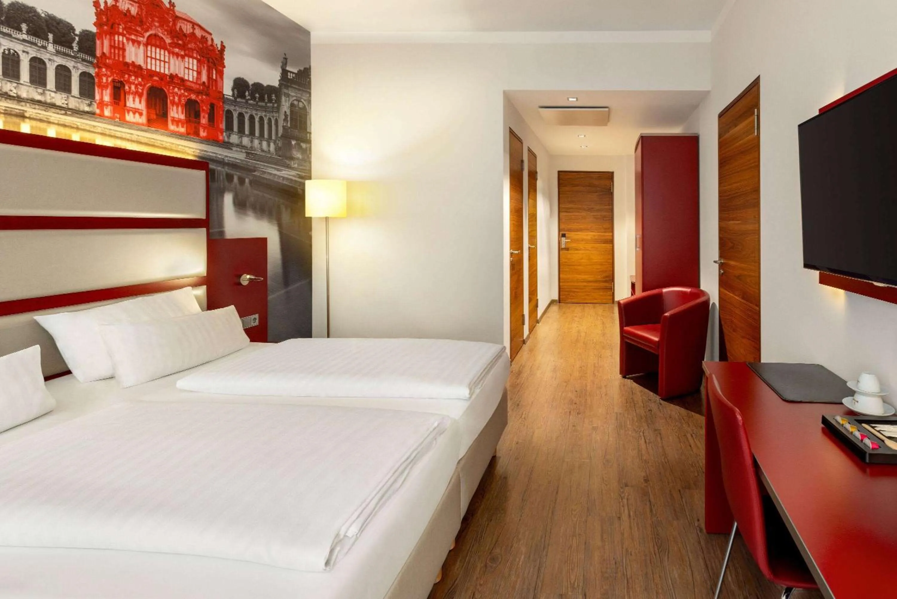 Photo of the whole room, Bed in Amedia Plaza Dresden, Trademark Collection by Wyndham