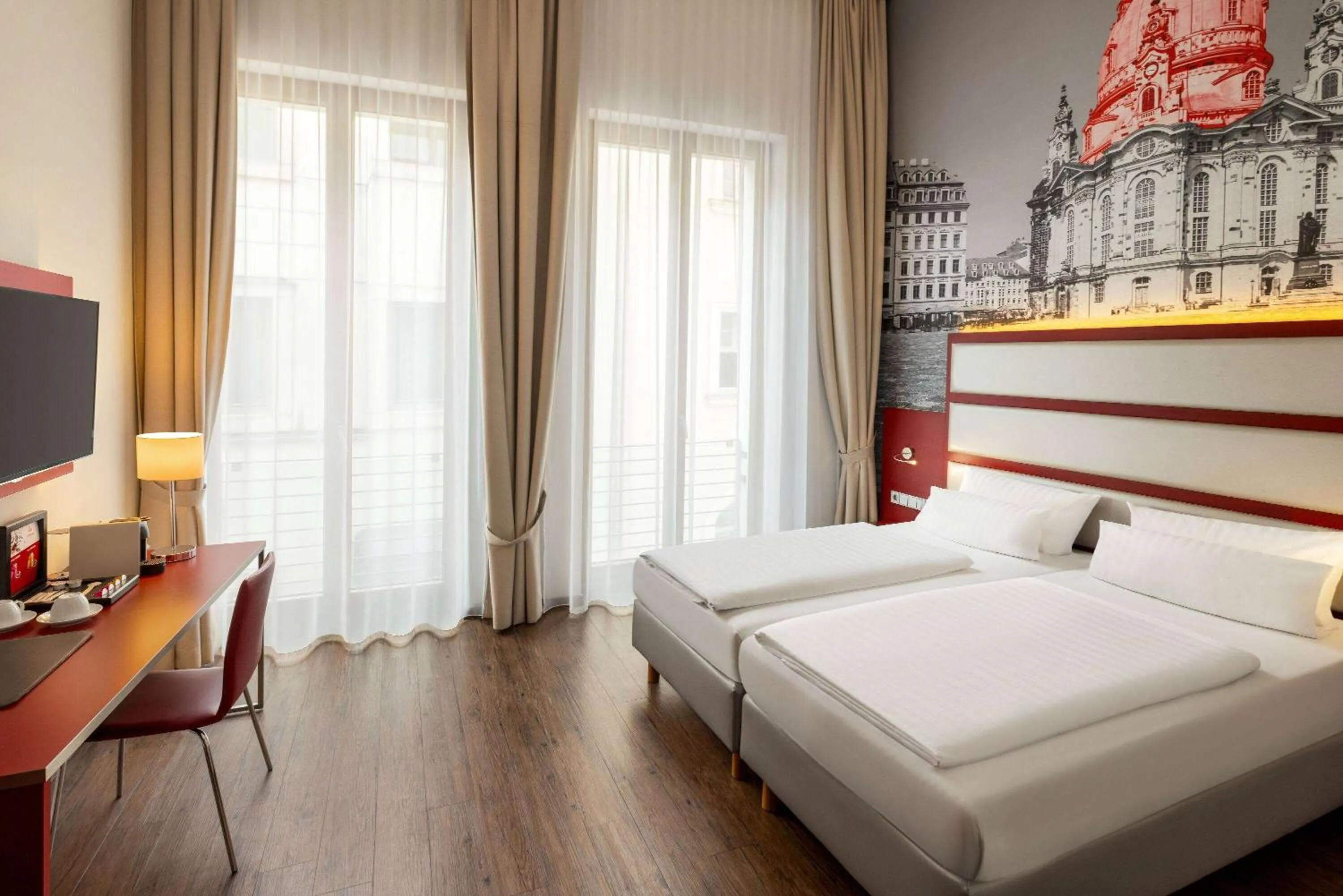 Photo of the whole room, Bed in Amedia Plaza Dresden, Trademark Collection by Wyndham