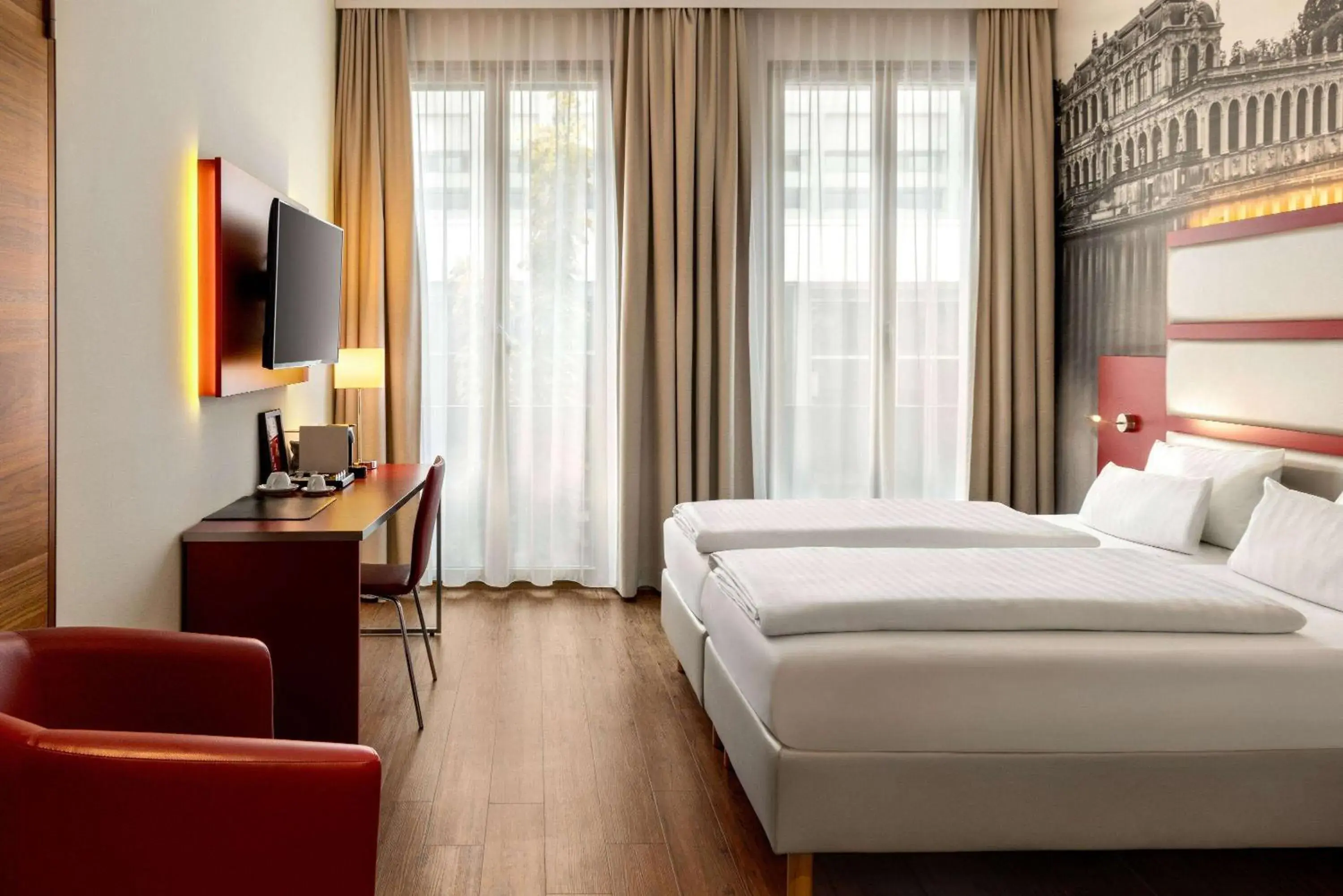 Photo of the whole room, Bed in Amedia Plaza Dresden, Trademark Collection by Wyndham Photo of the whole room, Bed in Amedia Plaza Dresden, Trademark Collection by Wyndham
