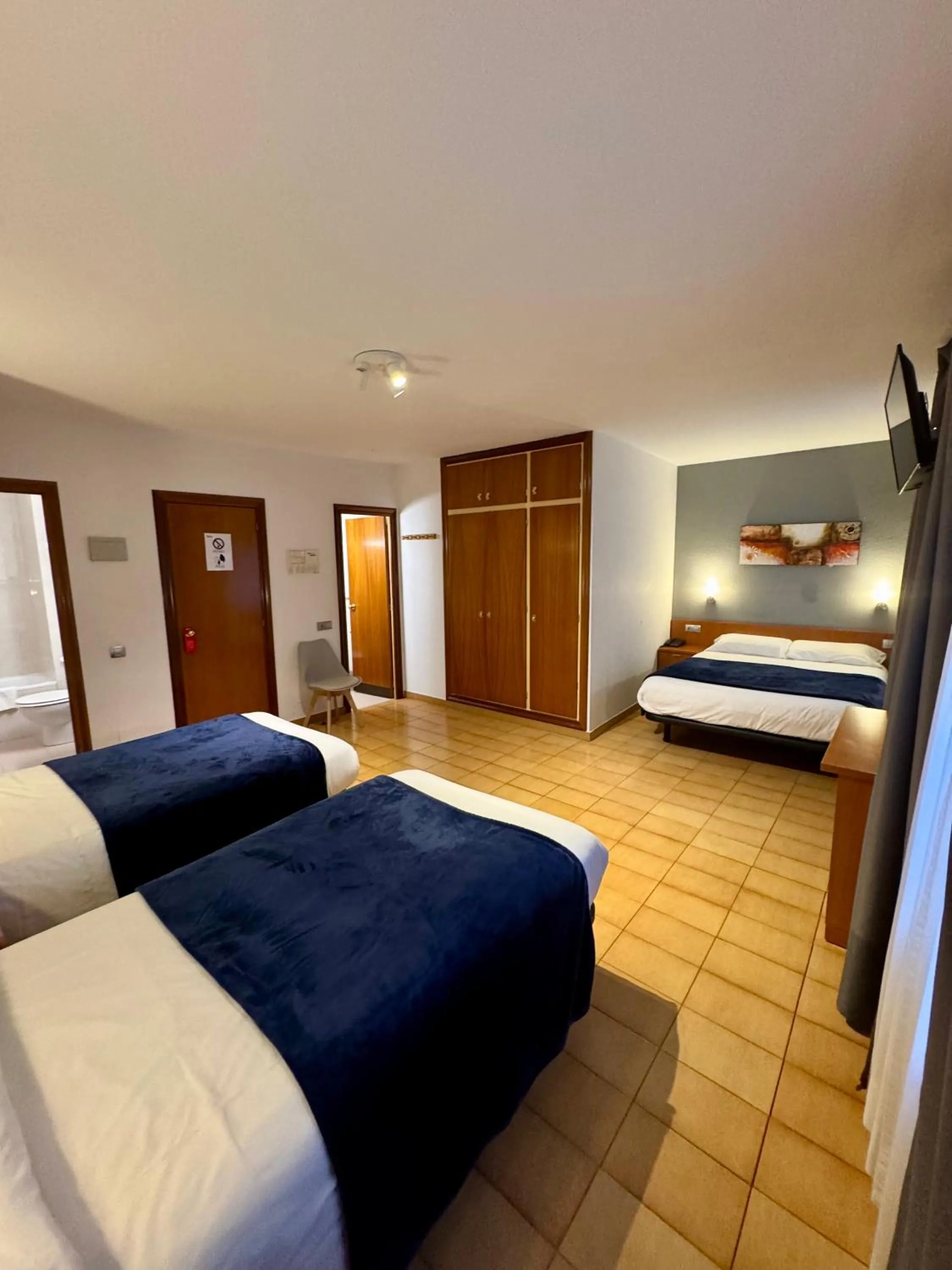 Photo of the whole room, Bed in Hotel Casado