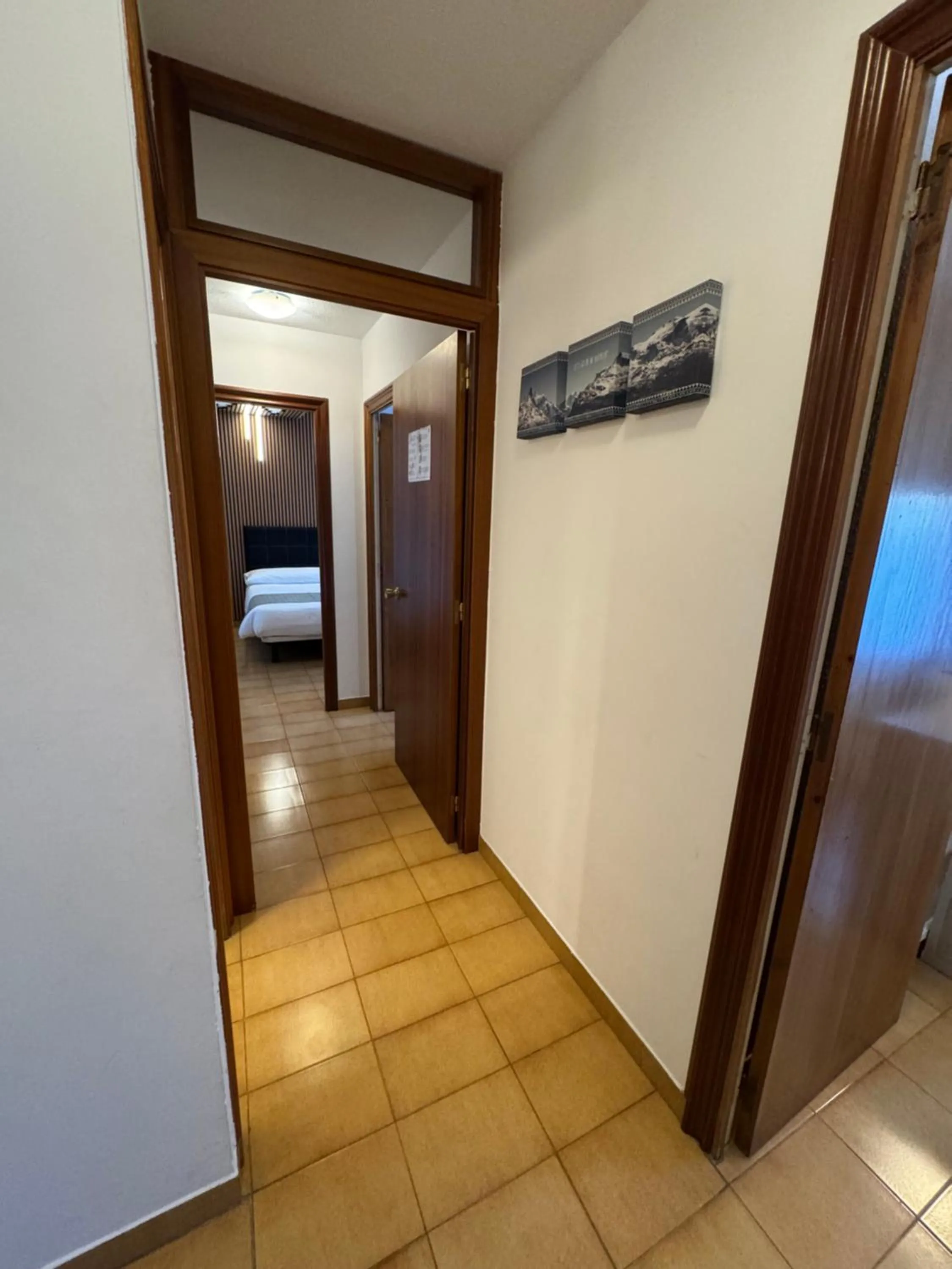 Photo of the whole room in Hotel Casado