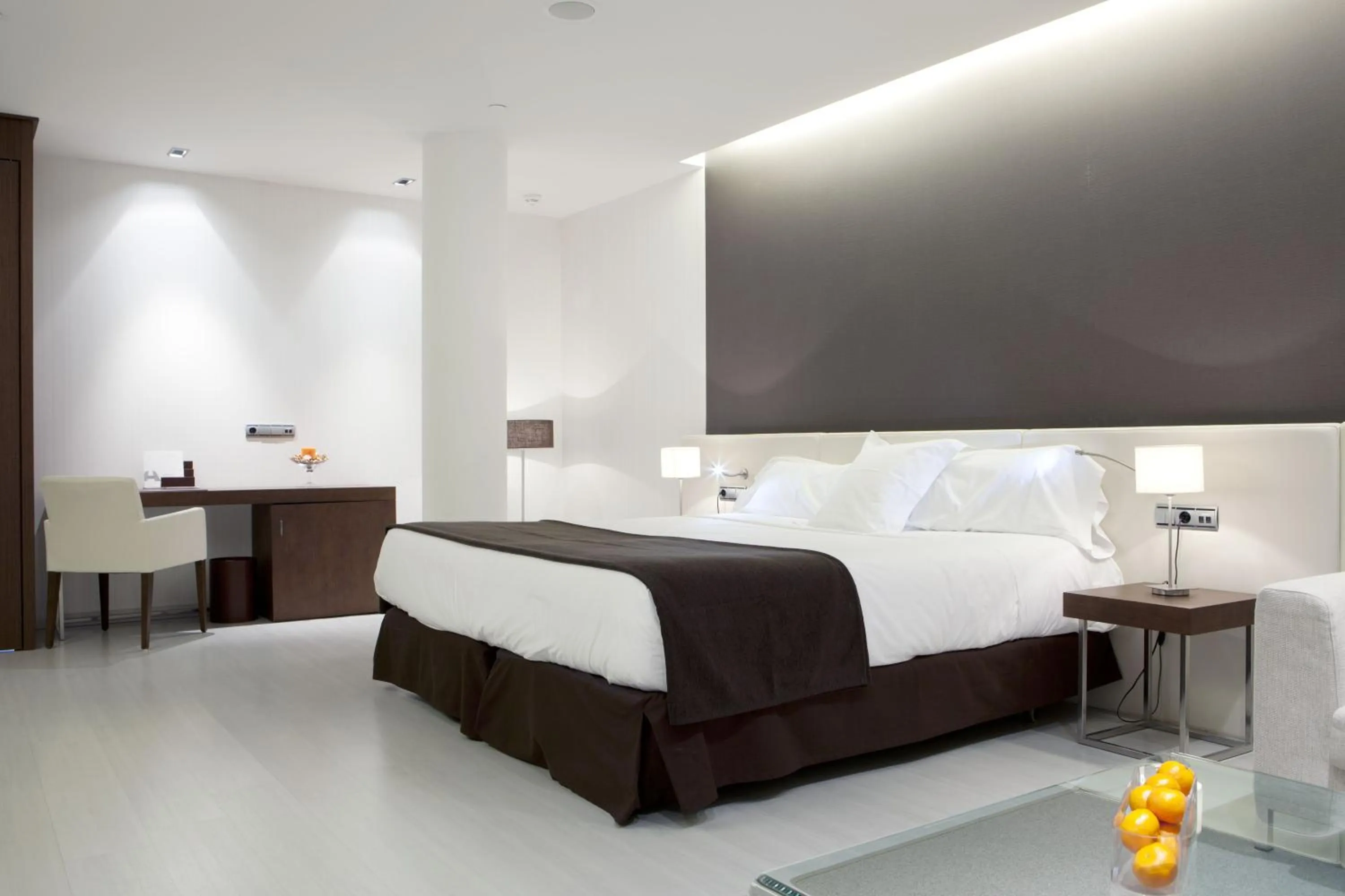 Photo of the whole room, Bed in Hotel Diagonal Plaza