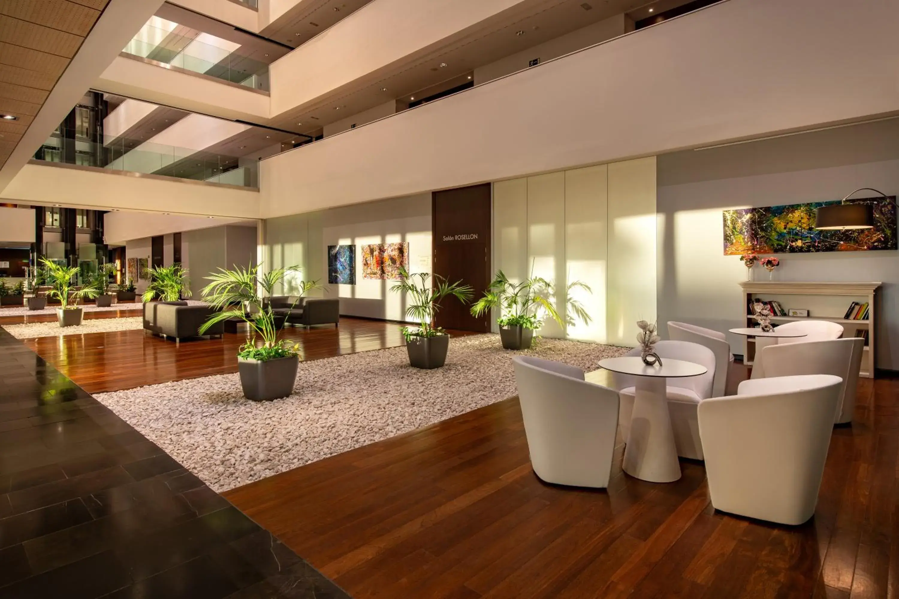 Lounge or bar in Hotel Diagonal Plaza Lounge or bar in Hotel Diagonal Plaza