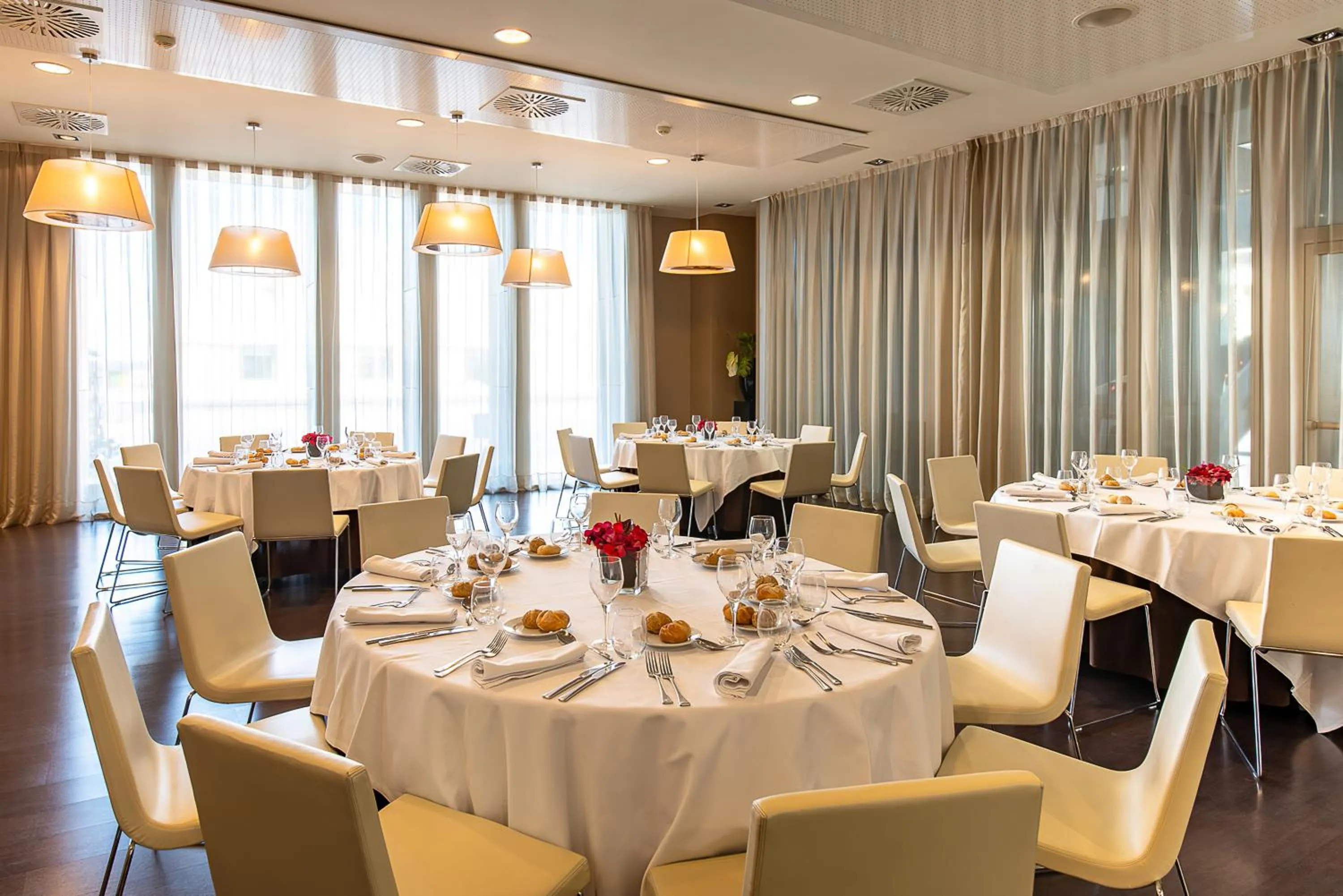 Restaurant/places to eat in Hotel Diagonal Plaza