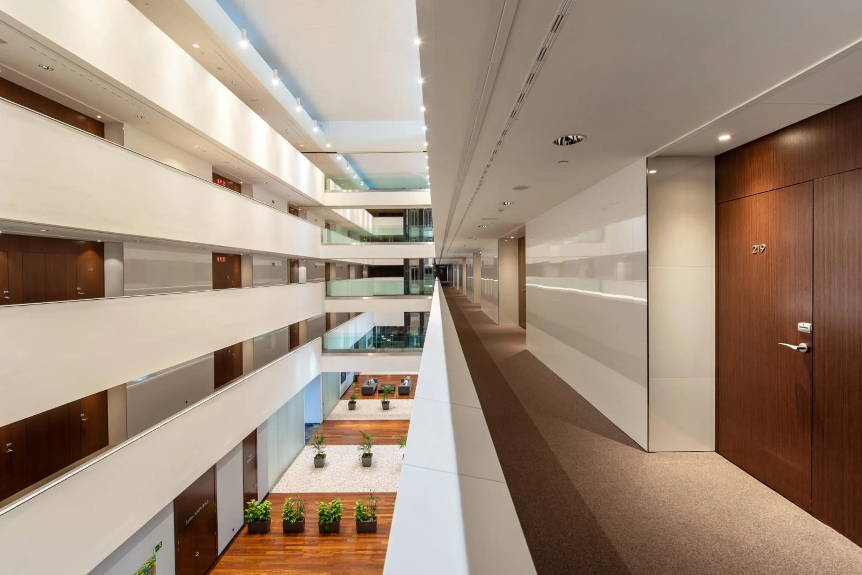 Property building in Hotel Diagonal Plaza