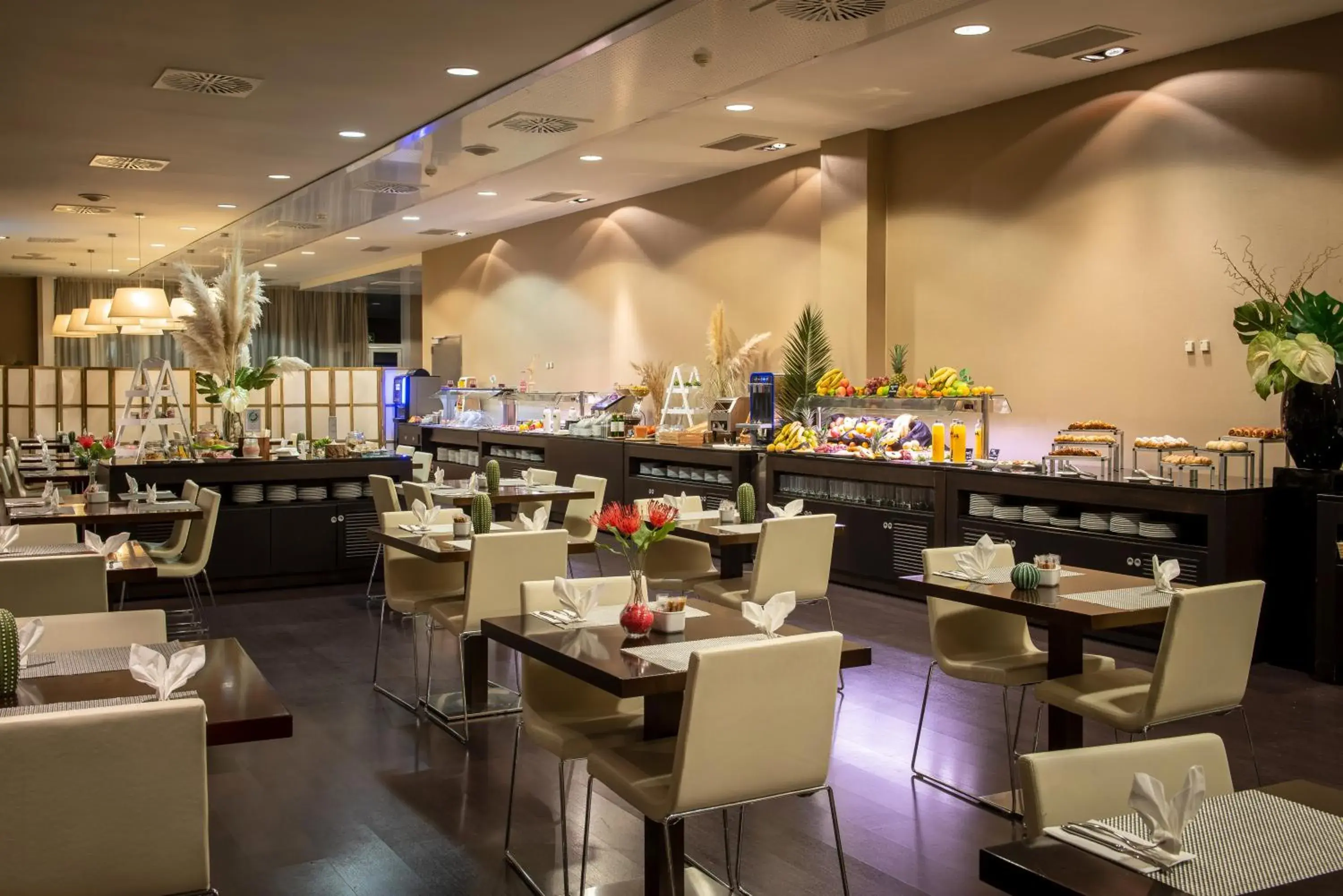 Restaurant/places to eat in Hotel Diagonal Plaza Restaurant/places to eat in Hotel Diagonal Plaza