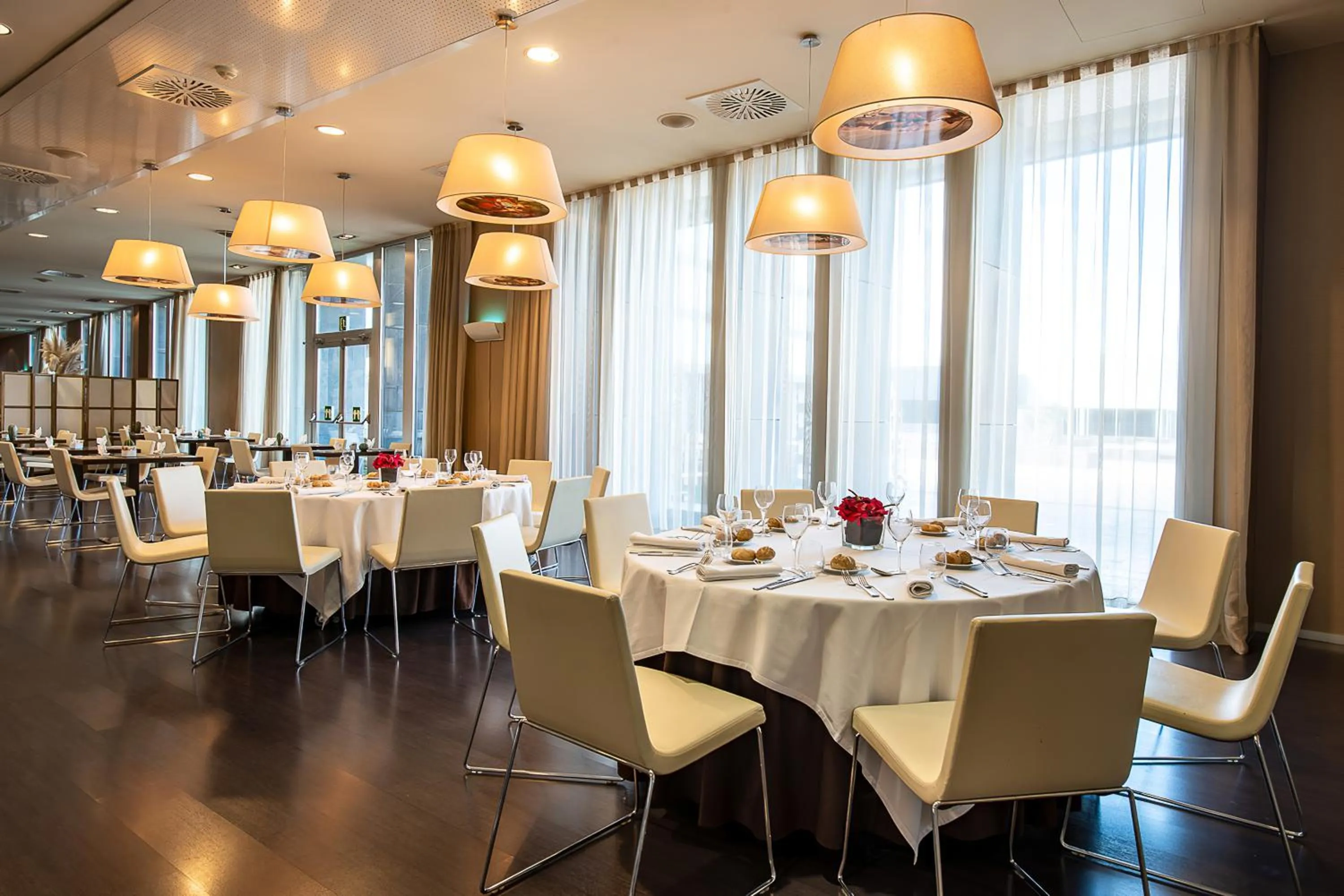 Restaurant/places to eat in Hotel Diagonal Plaza