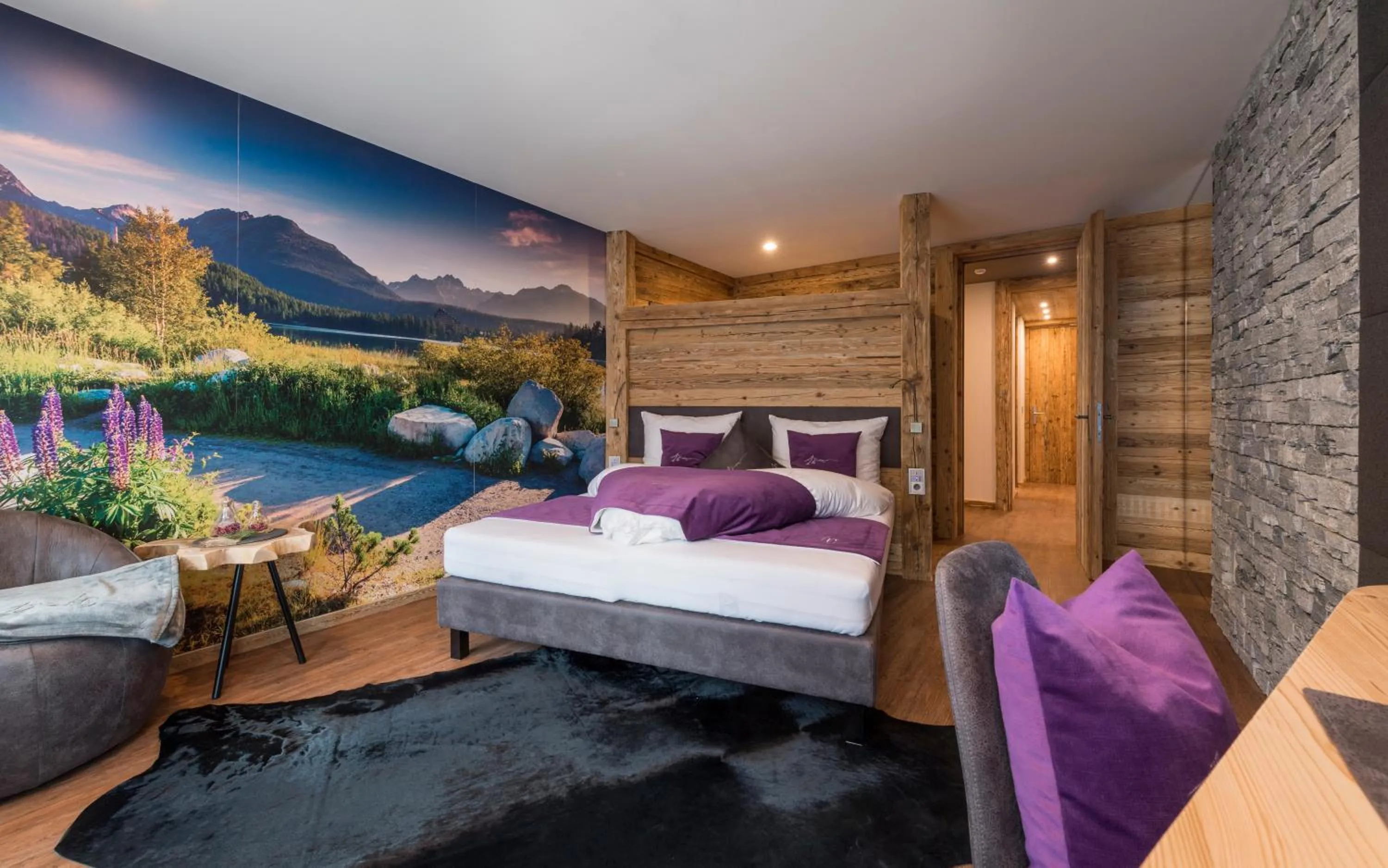 Photo of the whole room, Bed in Aurina Lodges