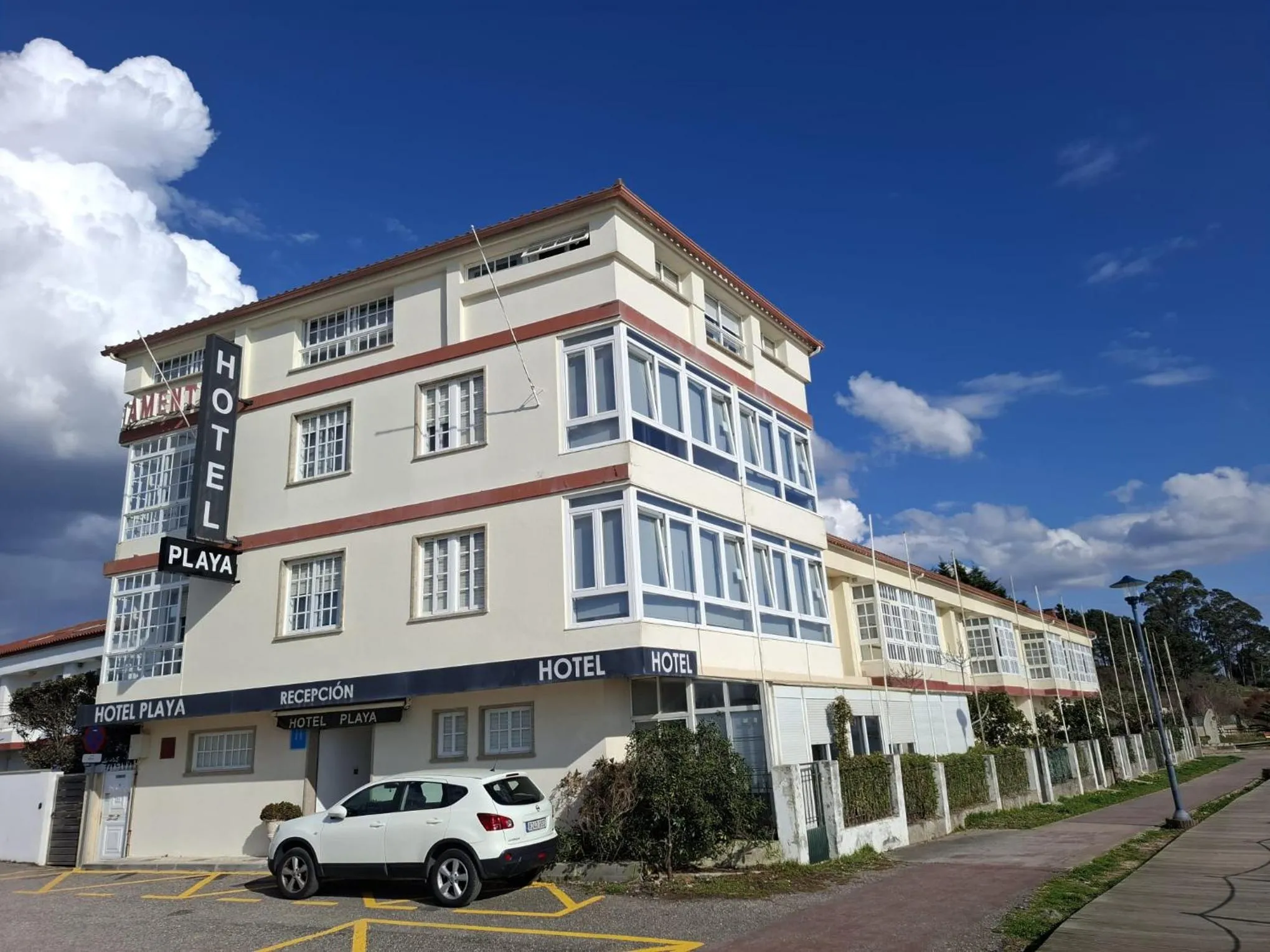 Facade/entrance in Hotel Playa