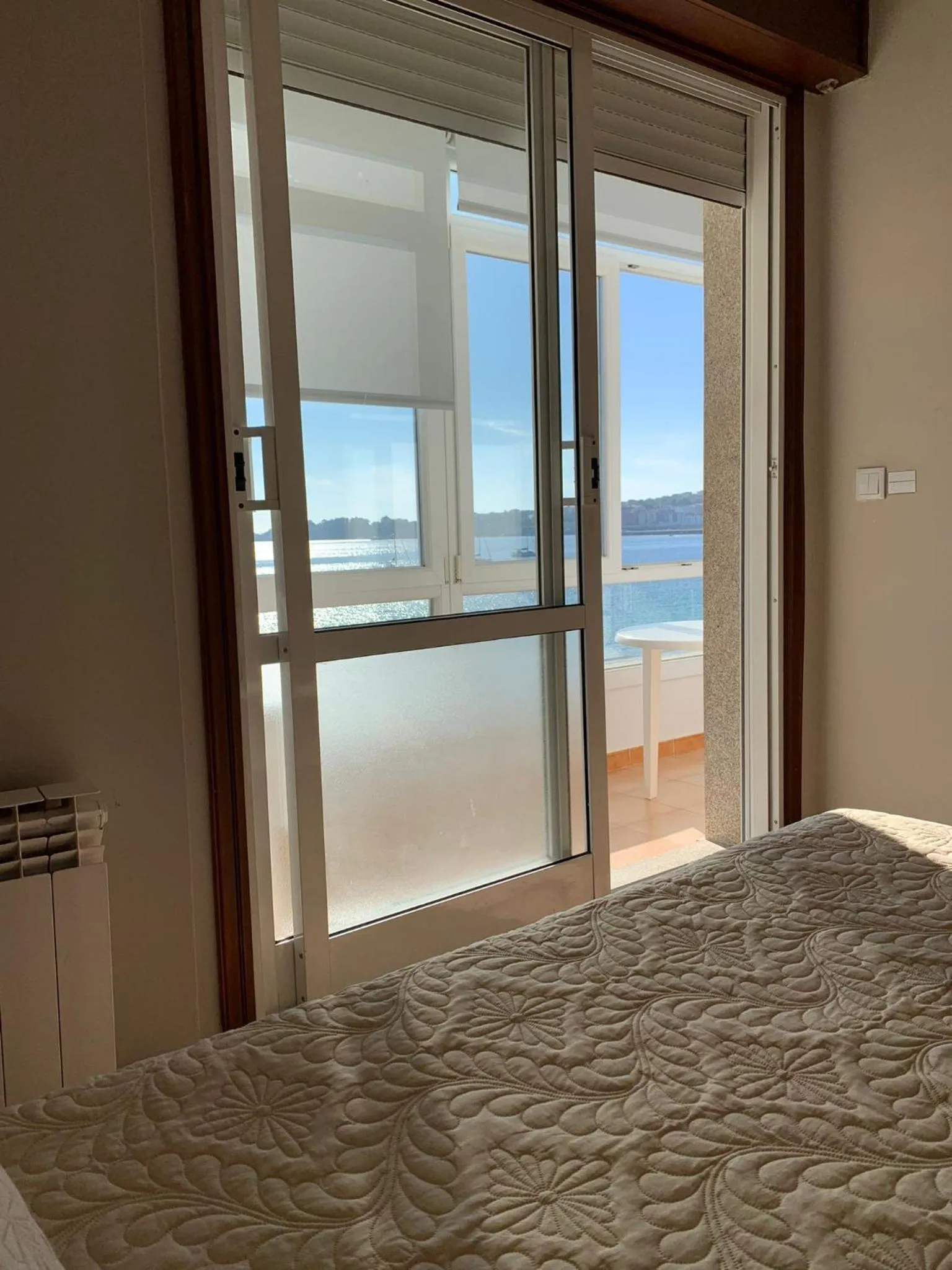 Summer, Bed in Hotel Playa