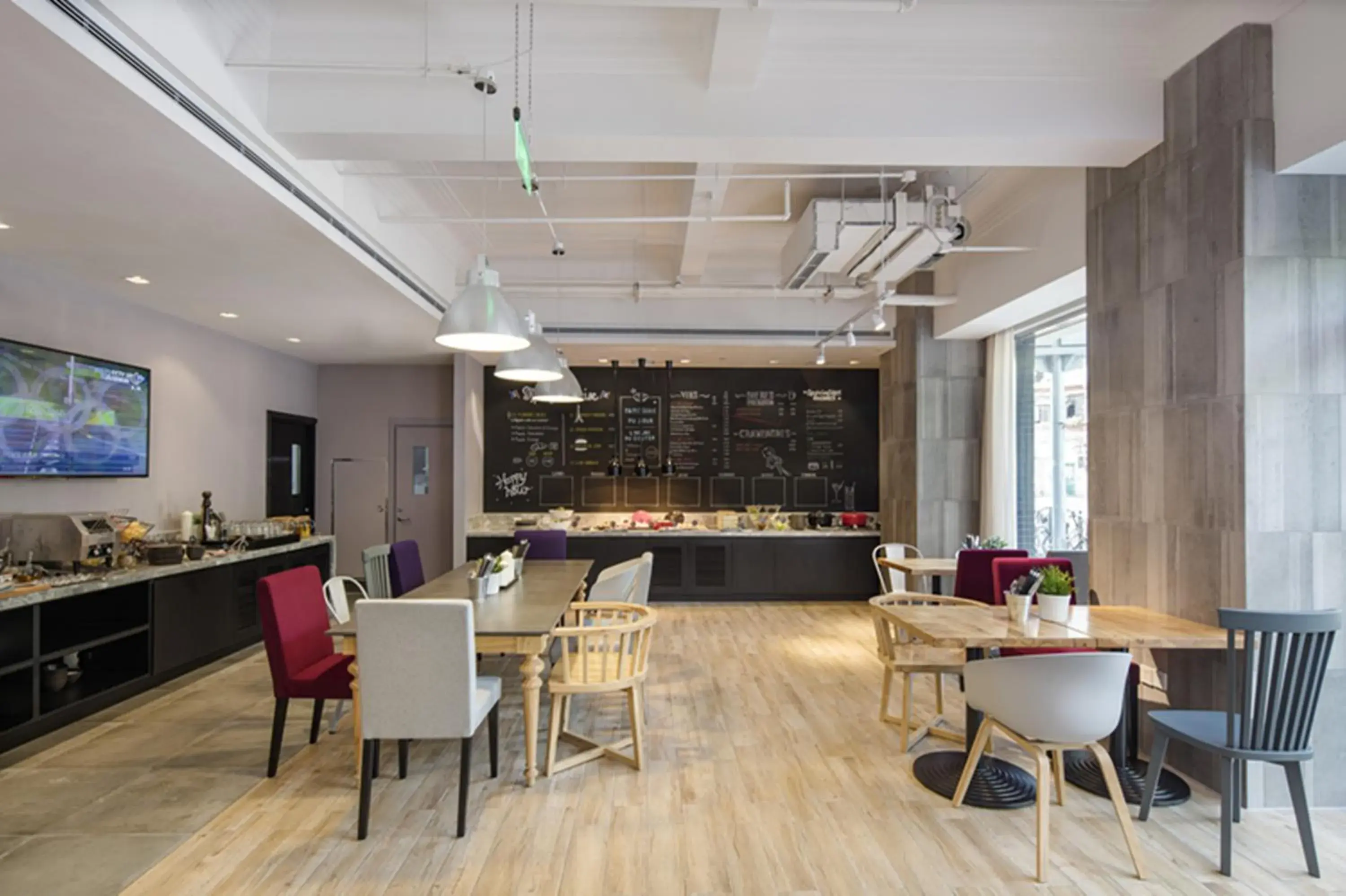 Lounge or bar in Campanile Shanghai Bund Hotel Lounge or bar in Campanile Shanghai Bund Hotel