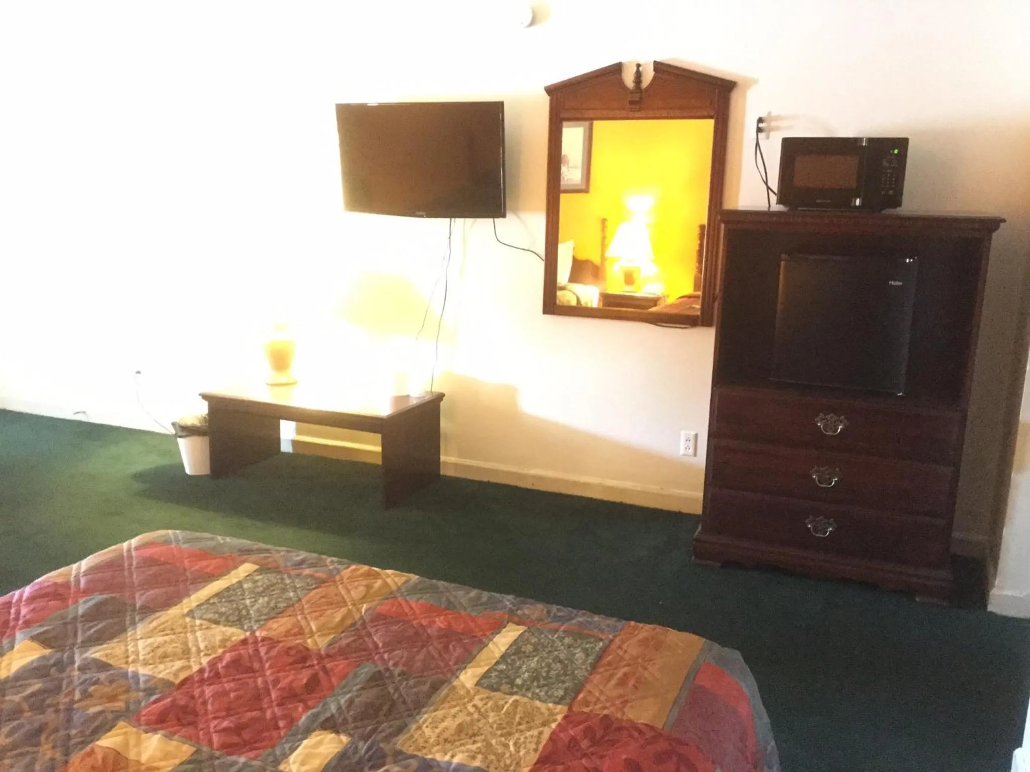 Bed in Budget inn