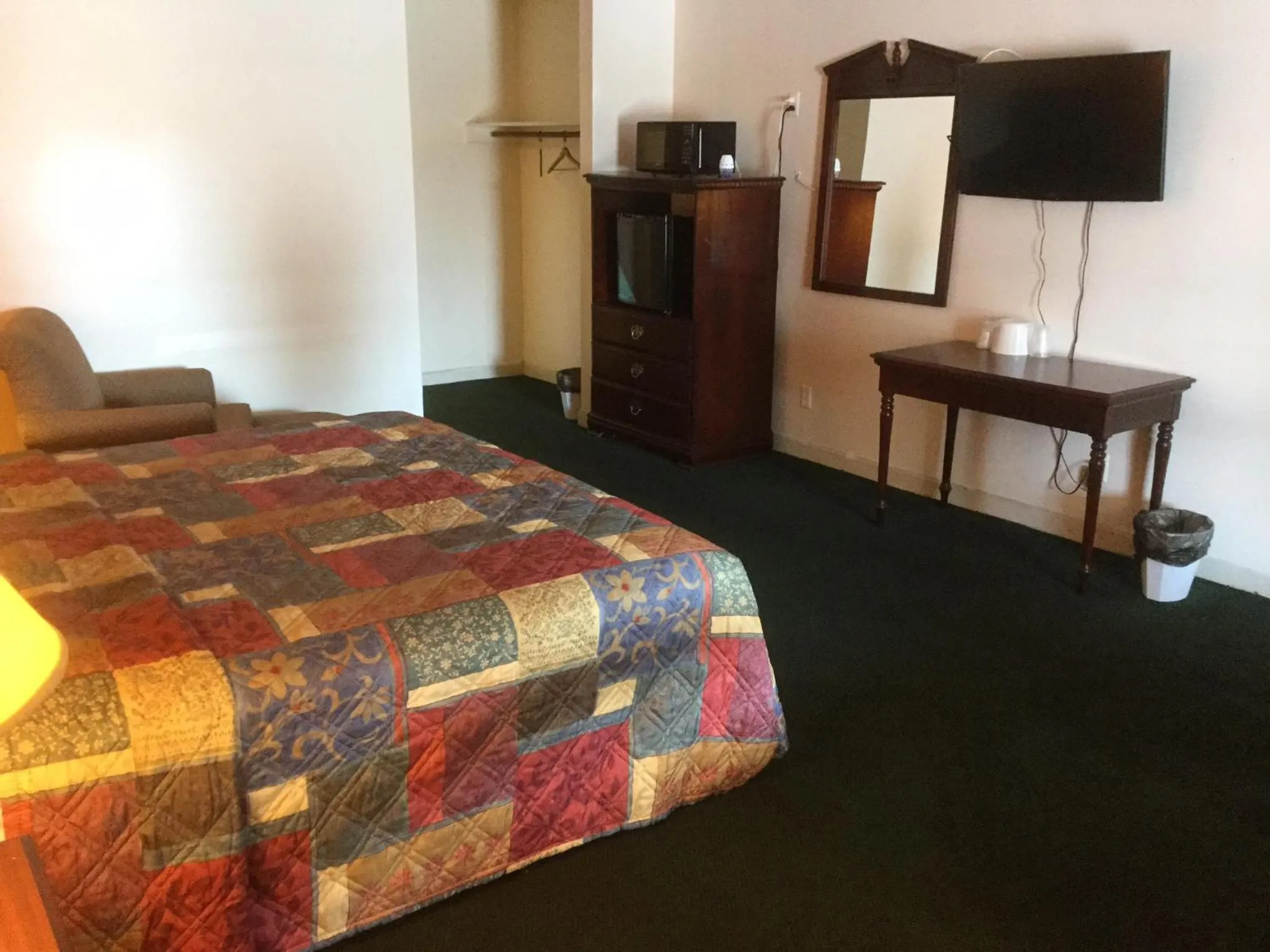 Bed in Budget inn
