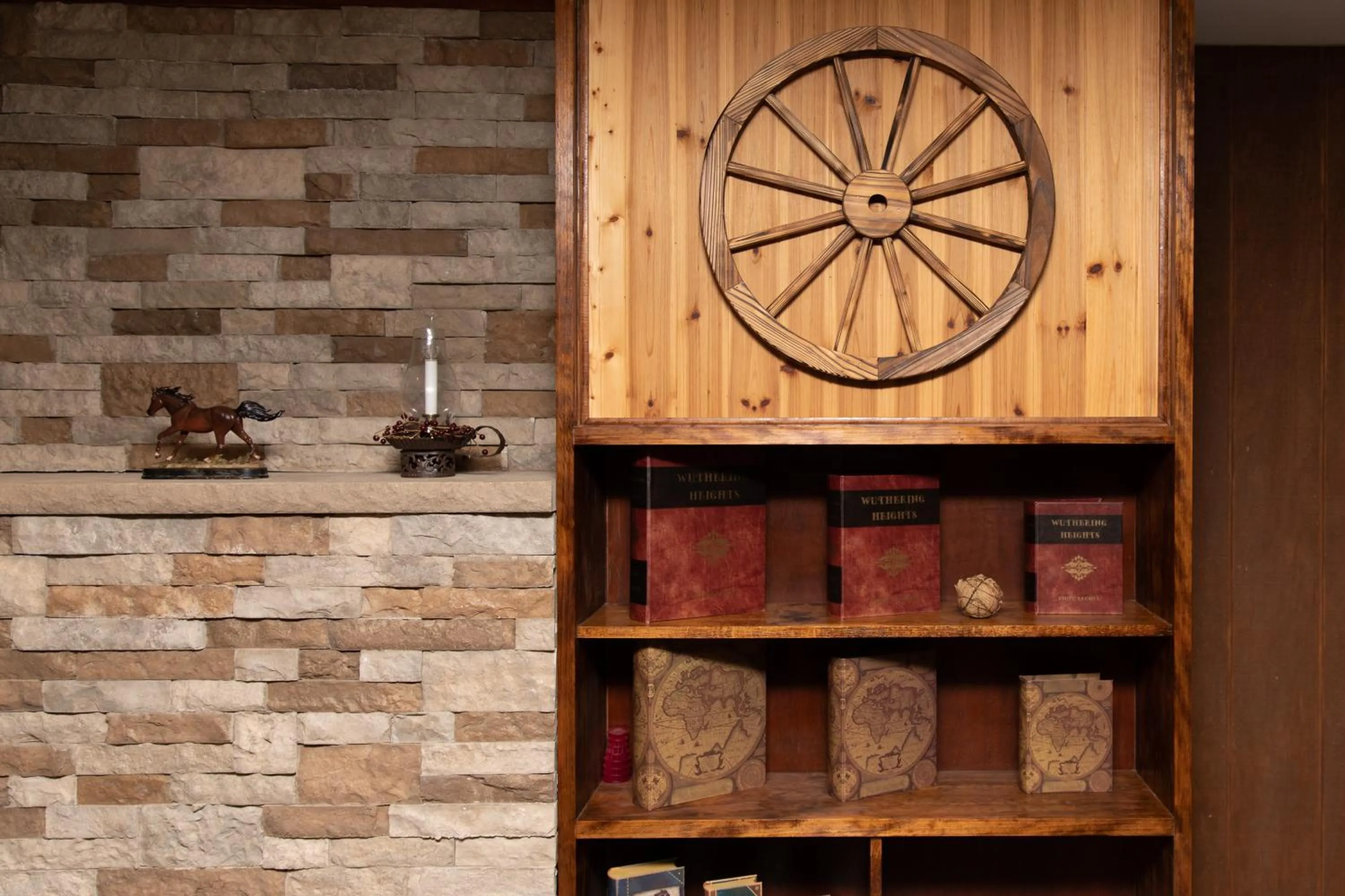 Decorative detail in Carriage House Country Club